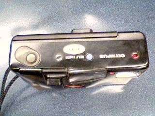 Olympus Infinity Jr 35mm Point and Shoot Film Camera w/ 35mm F3.5 lens. (Renewed)