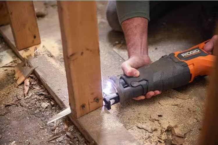 18V BRUSHLESS Cordless RECIPROCATING Saw KIT with 1 4.0 AH Battery and Charger
