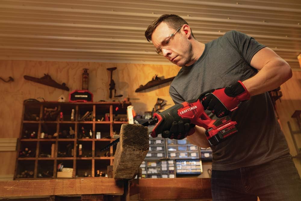 CRAFTSMAN V20 Cordless Reciprocating Saw Kit, 3,000 RPM, 14.5 inch, Battery and Charger Included (CMCS300M1)