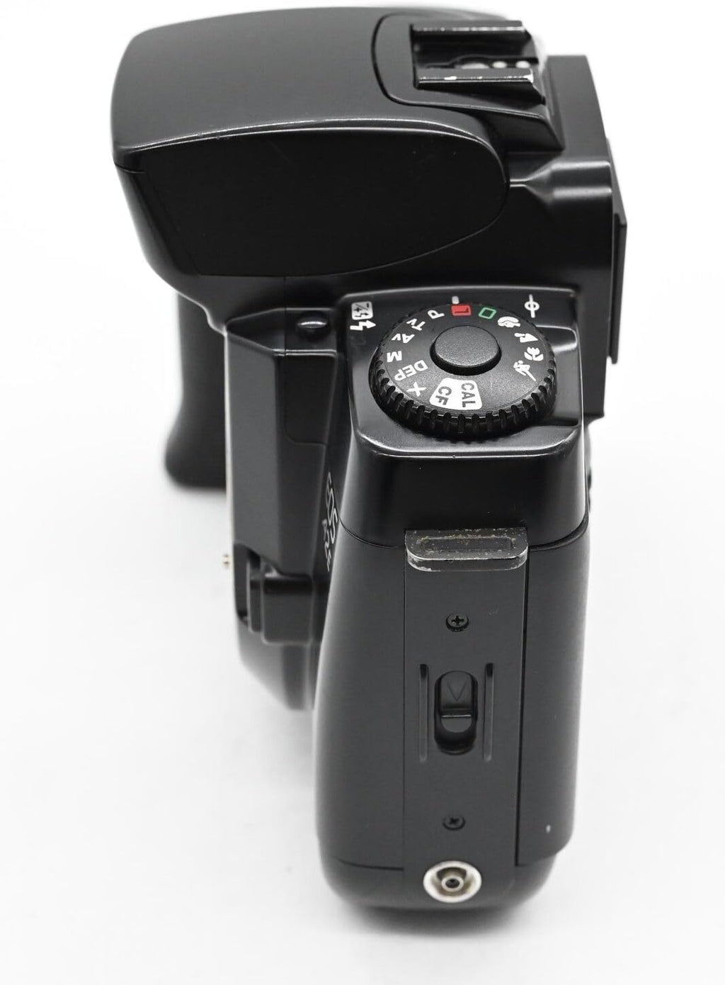 Canon A2e 35mm SLR Film Camera Body Only, utilizes a Canon EF lens Mount system and Color/B&W 35mm film (Renewed)