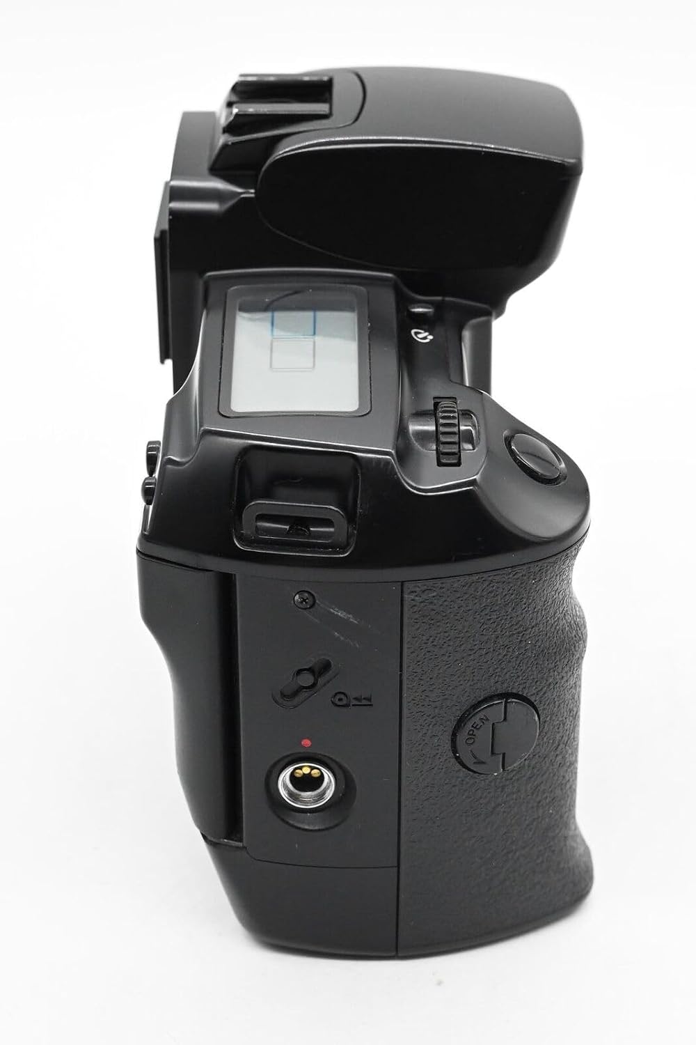 Canon A2e 35mm SLR Film Camera Body Only, utilizes a Canon EF lens Mount system and Color/B&W 35mm film (Renewed)