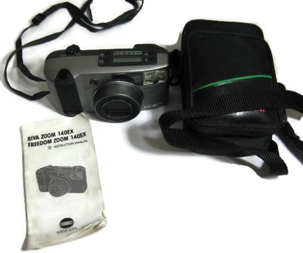 Minolta Freedom Zoom 140 35mm Point and Shoot film camera (Renewed)