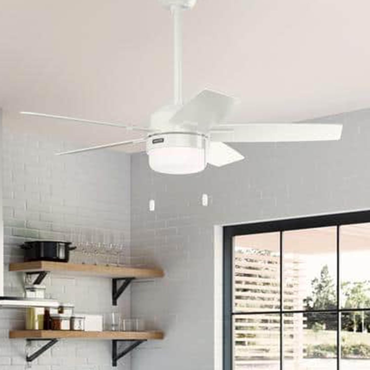 Hunter Fan 44 inch Fresh White Indoor Ceiling Fan with Light and Pull Chain for Bedroom, Living Room, Office, Basement, Kitchen (Renewed)