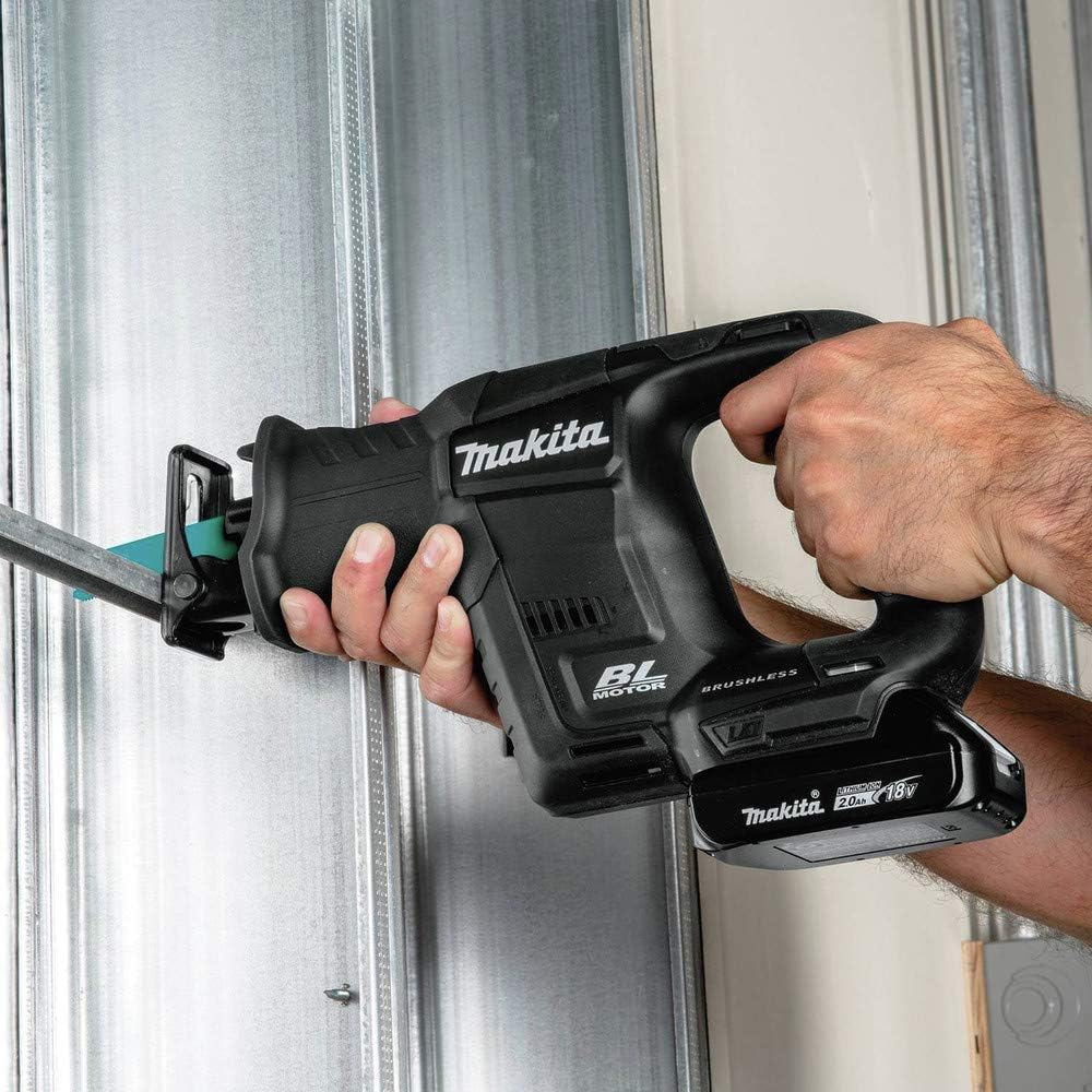 Makita XRJ07R1B 18V LXT Lithium-Ion Sub-Compact Brushless Cordless Recipro Saw Kit (2.0Ah)