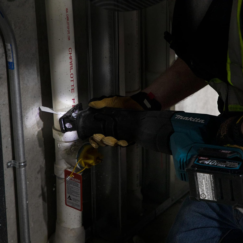 Makita JR001GM201 Cordless Reciprocating Saw 40 V Max. / 4.0 Ah 2 Batteries + Charger in Transport Case