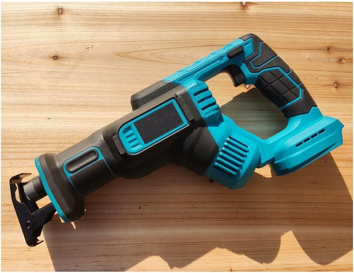 Drone toy accessories Cordless Reciprocating Saw Power Saw for Wood/Metal Cutting with 4pcs Blades fit For M 18v Battery(No Battery)