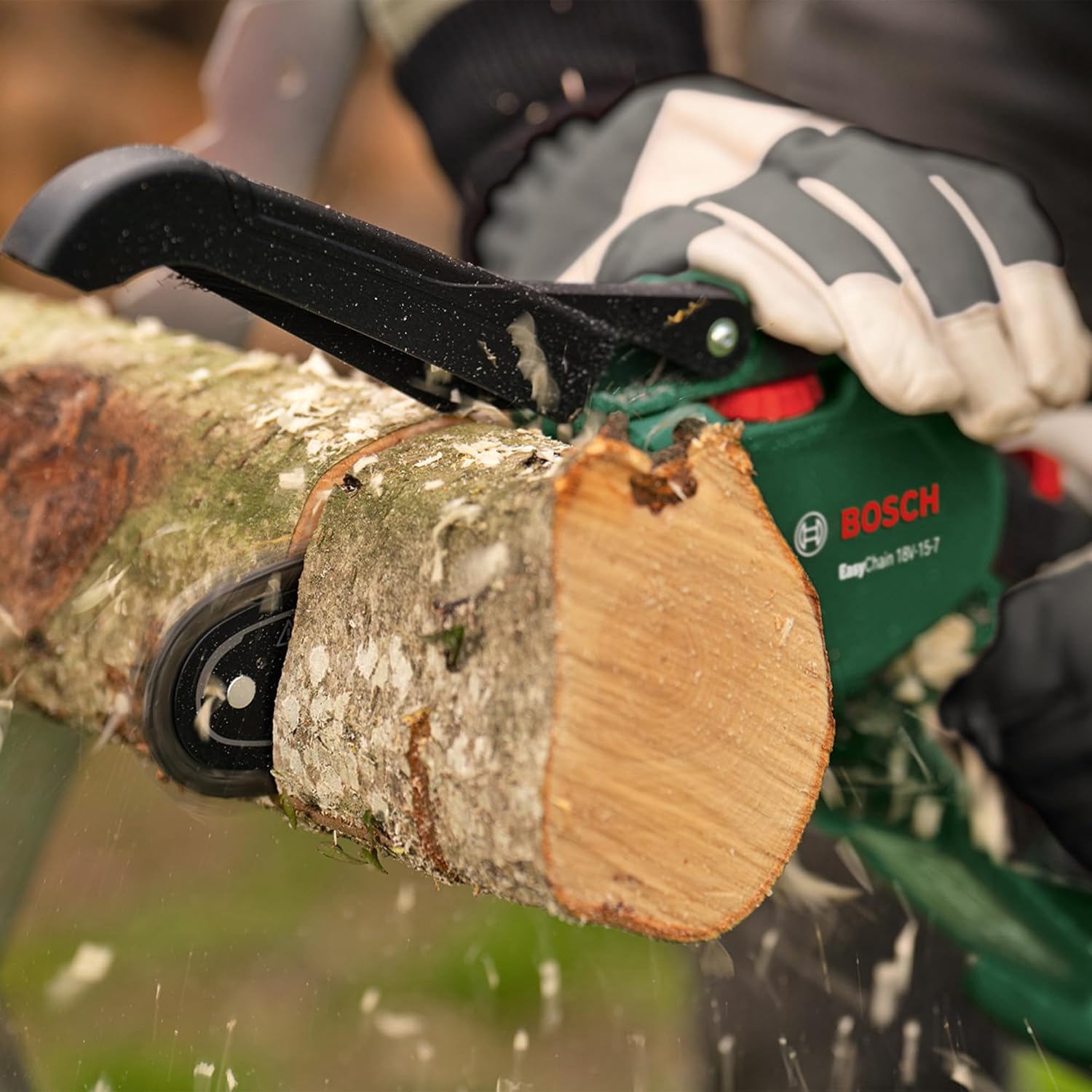 Bosch Home and Garden Cordless Compact Pruner Saw EasyChain 18V-15-7 (for Cutting Through Wood; 18 Volt System; Chain Speed: 6.95m/s; Without Battery)