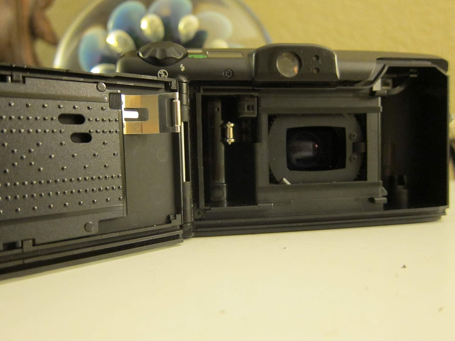 Canon Sure Shot 105 Zoom 35mm Camera