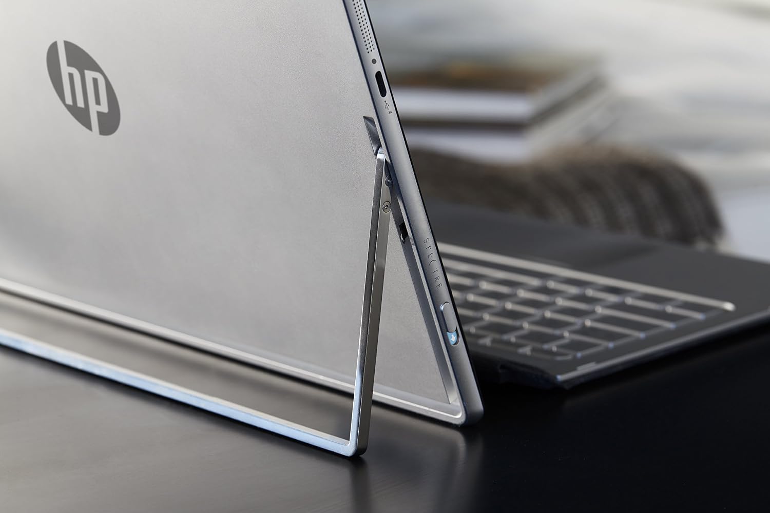 HP Spectre X2 Detachable 12-a008nr (Intel Core M3-6Y30DC, 4GB RAM, 128GB SSD, Touch Screen) with Windows 10