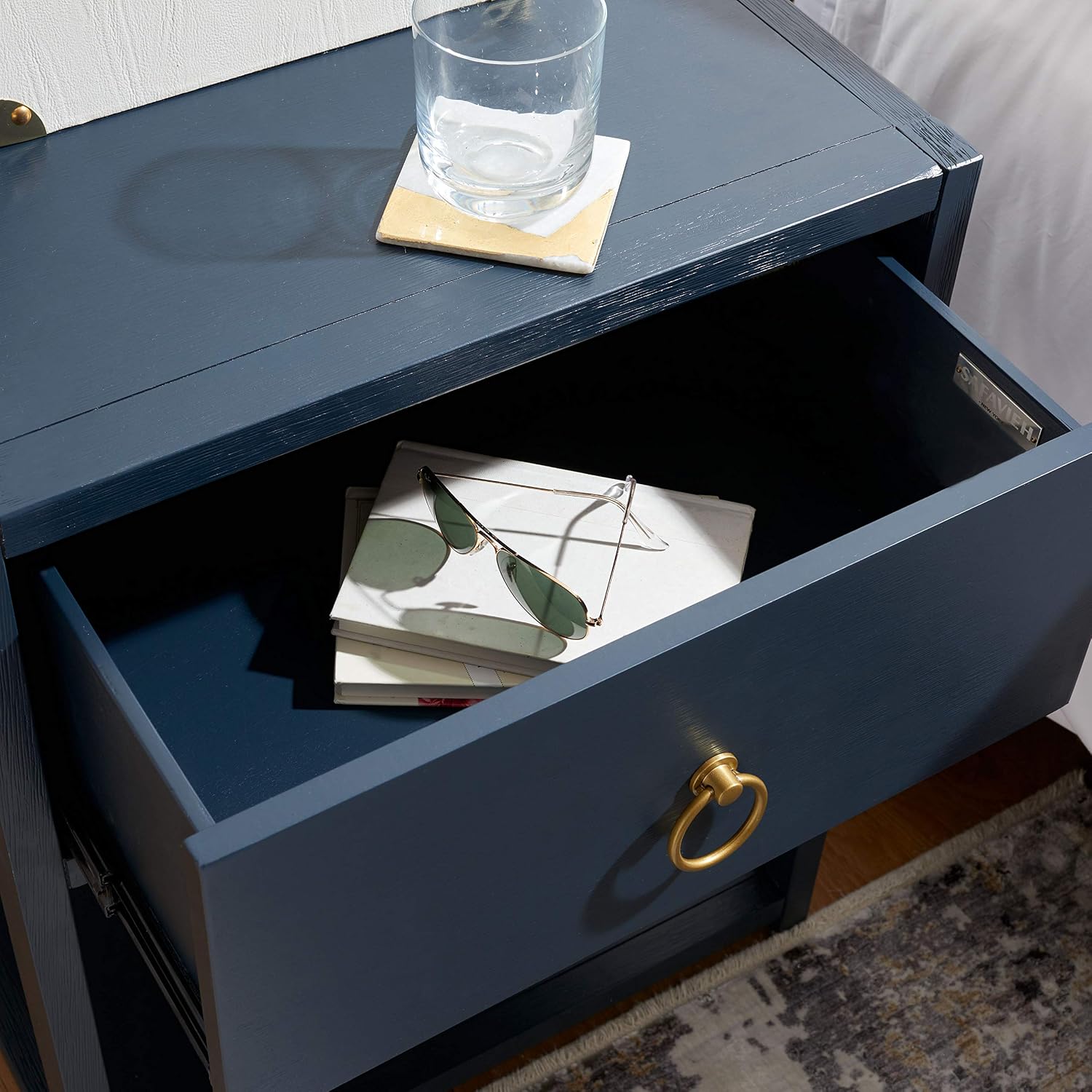 SAFAVIEH Furniture - Sadie 1-Drawer Nightstand - Navy - Wood - Glam Gold Hardware Design - Ideal for Bedroom, 21'W x 17.2'D x 26'H - Fully Assembled (NST9201A)
