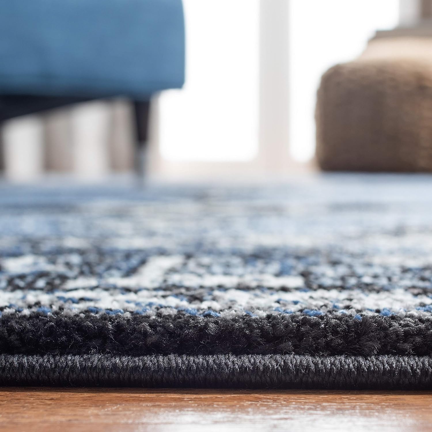 SAFAVIEH Vintage Hamadan Collection Area Rug - 9' x 12', Blue & Grey, Oriental Traditional Persian Design, Non-Shedding & Easy Care, Ideal for High Traffic Areas in Living Room, Bedroom (VTH217M)