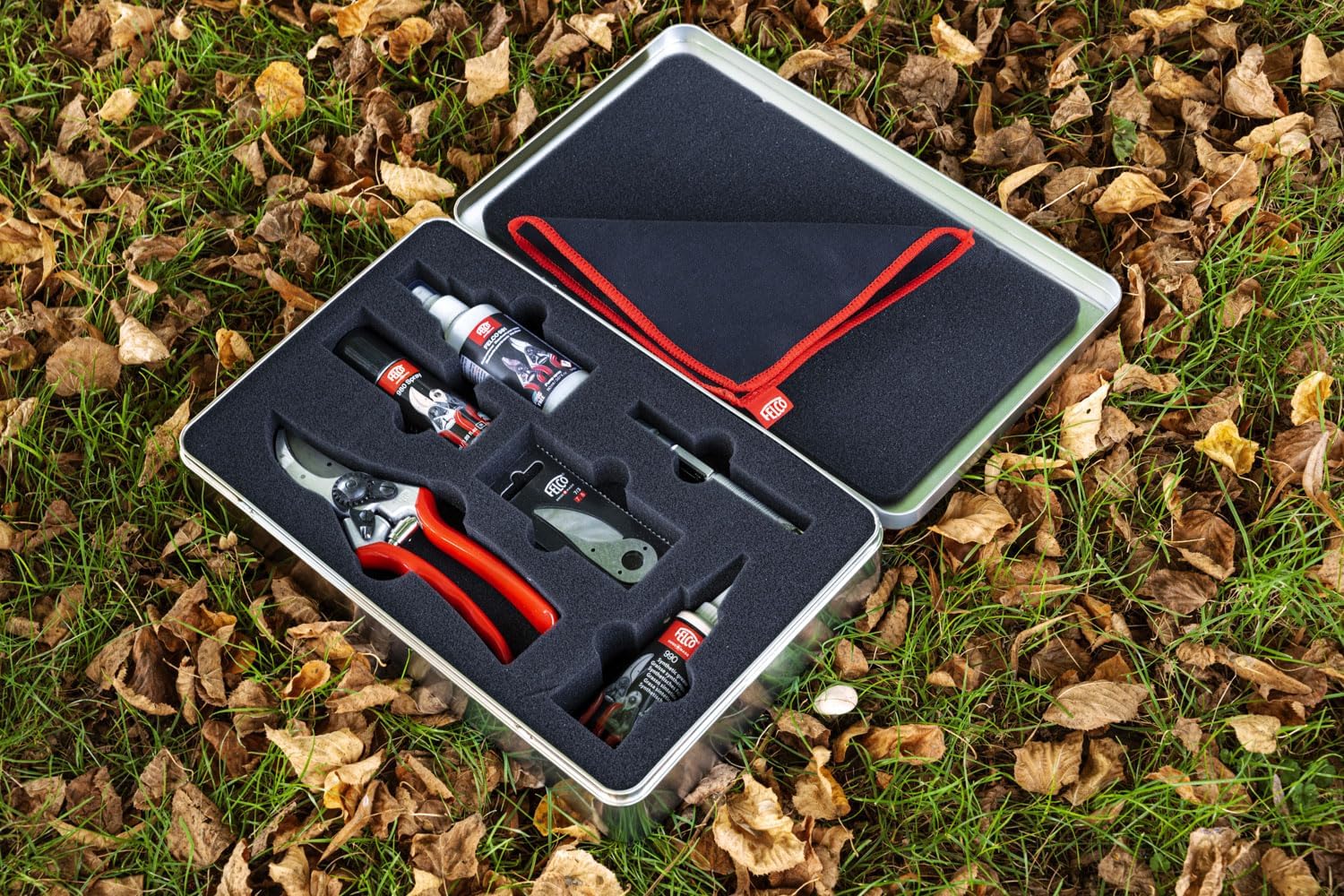 FELCO 933 Premium Pruning Kit – Includes 2, The Original Forged Aluminum Hand Pruner, Spare Blade, Sharpening Tool, Lubrication Spray & Cleaning Cloth | Swiss-Made Garden Tool Gift Set