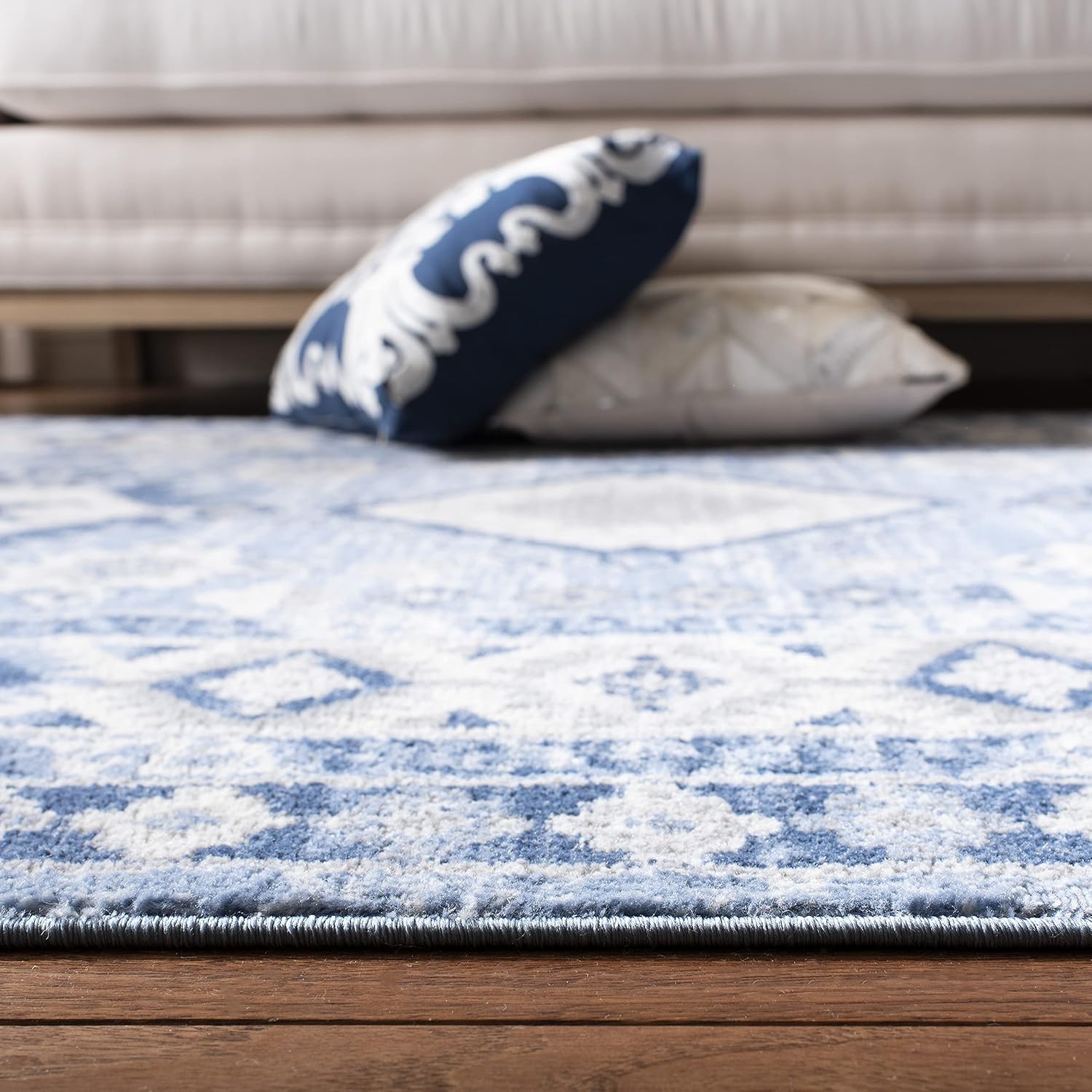 SAFAVIEH Kazak Collection Runner Rug - 2' x 8', Blue & Creme, Traditional Design, Non-Shedding & Easy Care, Ideal for High Traffic Areas in Living Room, Bedroom (KZK119D)