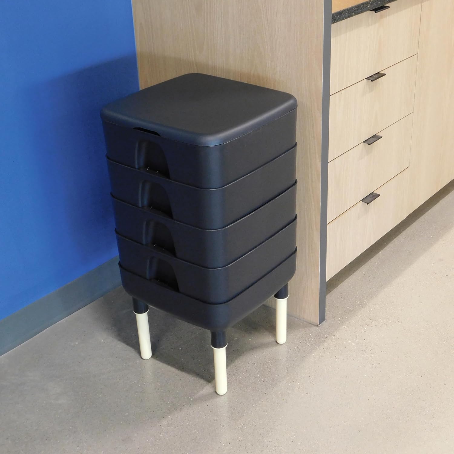 FCMP Outdoor - The Essential Living Composter, 4-Tray Worm Vermicomposter Bin, Black