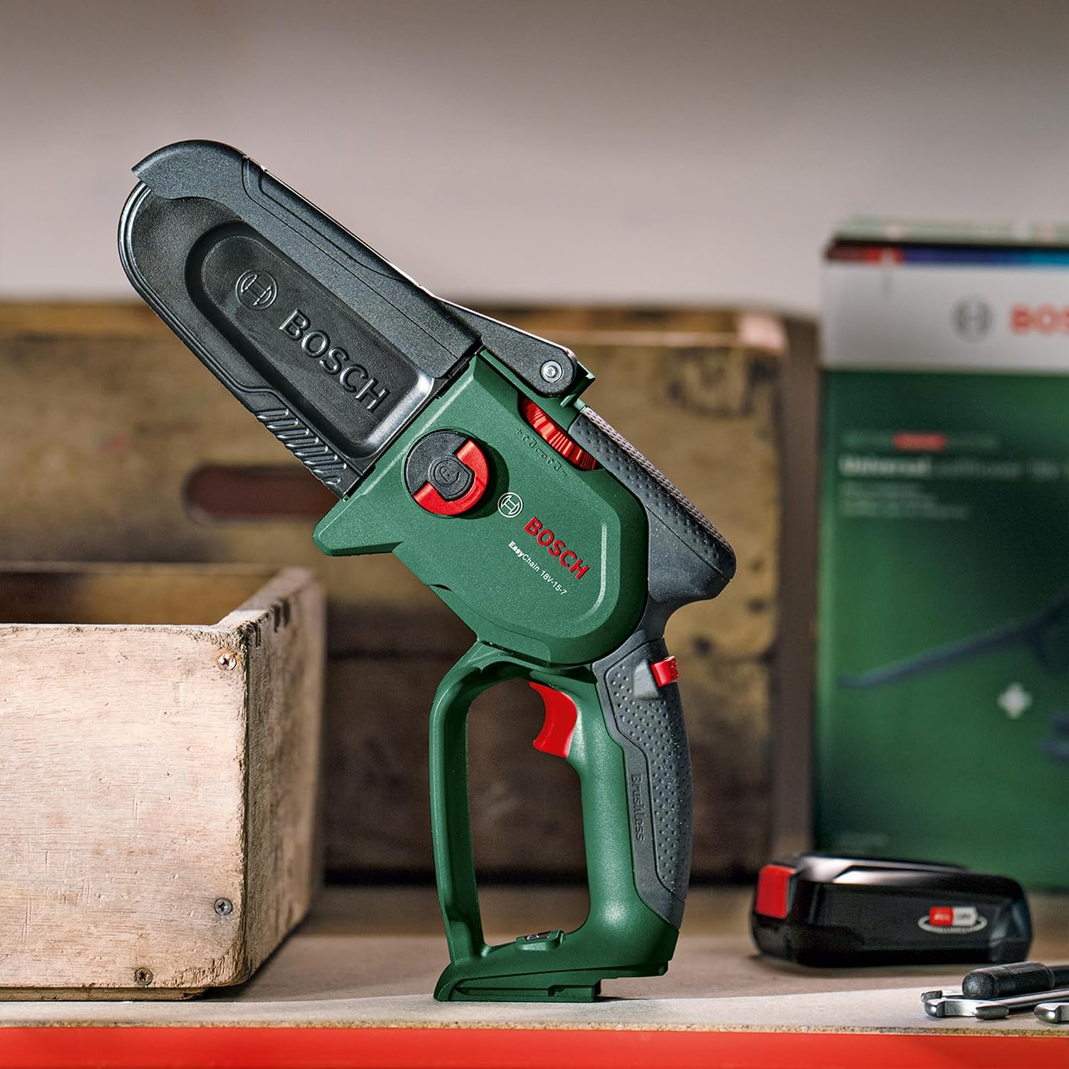 Bosch Home and Garden Cordless Compact Pruner Saw EasyChain 18V-15-7 (for Cutting Through Wood; 18 Volt System; Chain Speed: 6.95m/s; Without Battery)