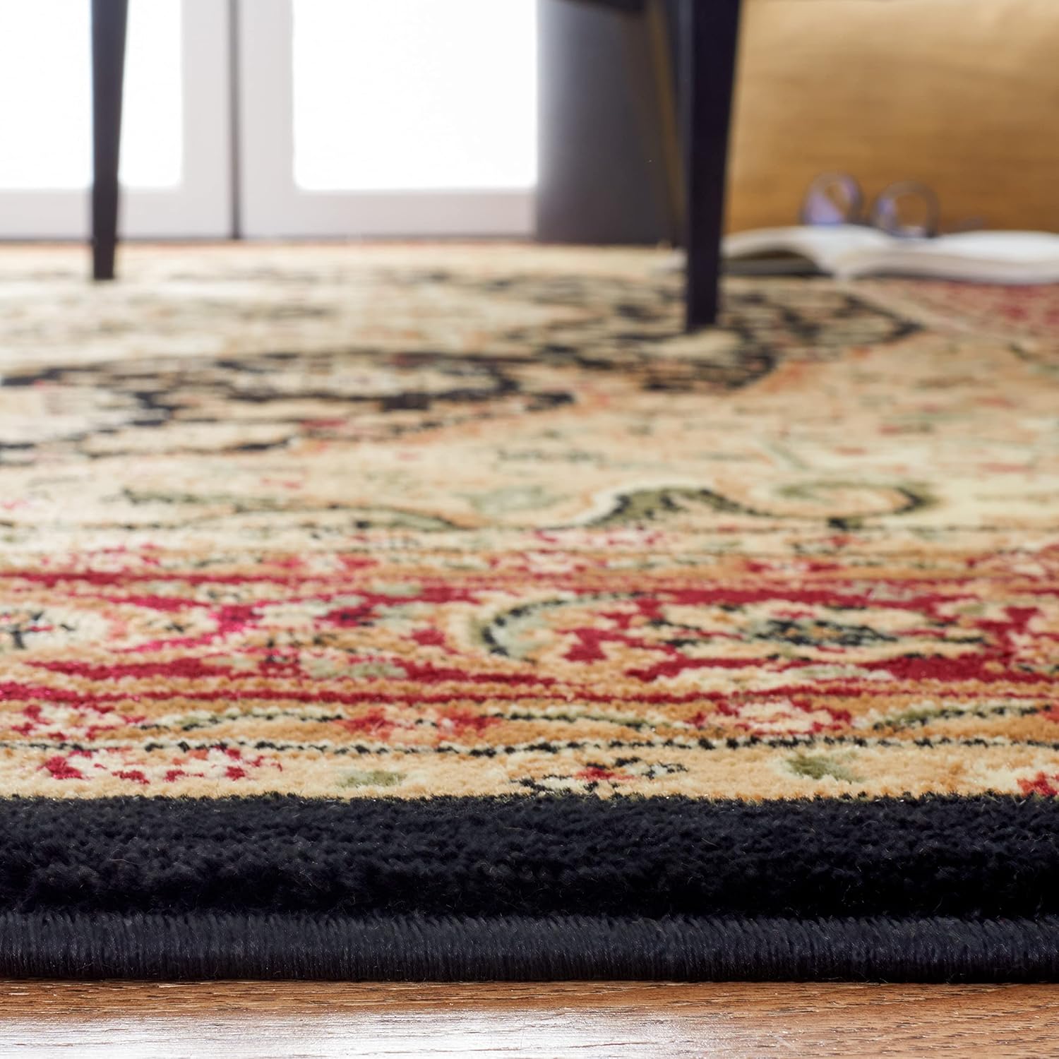 SAFAVIEH Lyndhurst Collection Area Rug - 8' x 10', Black & Red, Traditional Oriental Design, Non-Shedding & Easy Care, Ideal for High Traffic Areas in Living Room, Bedroom (LNH330Y)