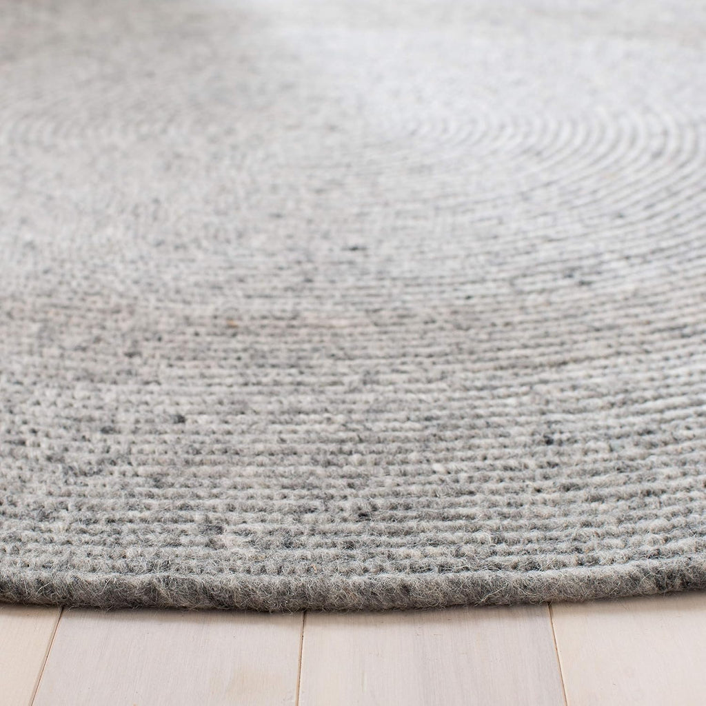 SAFAVIEH Braided Collection Area Rug - 6' Round, Grey, Handmade Country Cottage Reversible Wool, Ideal for High Traffic Areas in Living Room, Bedroom (BRD901F)