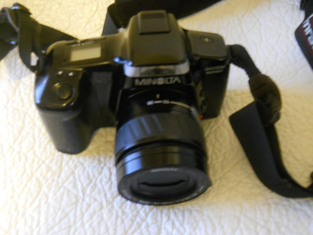 Minolta MAXXUM 5000i 35MM SLR Film camera with AF Lens Kit (Renewed)
