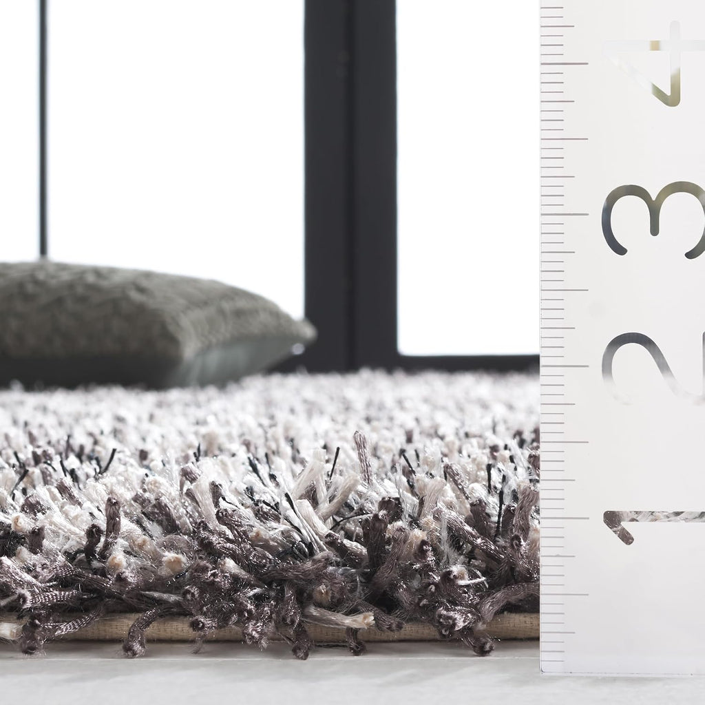 SAFAVIEH New Orleans Shag Collection Area Rug - 6' x 9', Platinum & Ivory, Handmade, 1.6-inch Thick Ideal for High Traffic Areas in Living Room, Bedroom (SG531-7612)