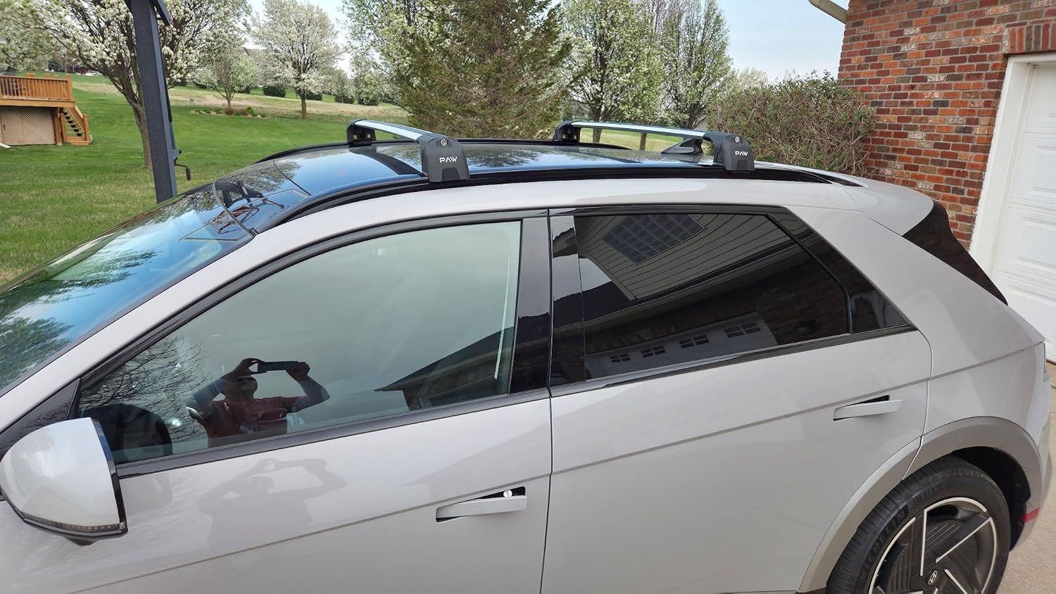 Roof Rack Cross Bars for Hyundai Ioniq 5 (2025–Up) – Fits Flush/Integrated Roof Rails, Rail-Clamp Mount, 330 lbs Capacity, Aluminum T-Slot Bars, Lockable, Heavy-Duty No-Drill Installation (Silver)