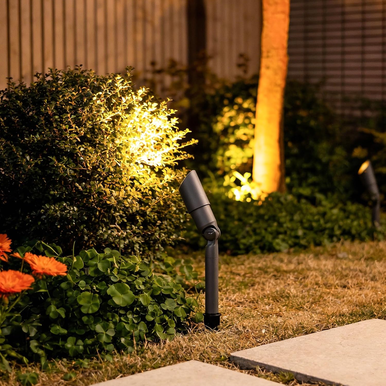 VENUS MANUFACTURING 16 Pack Low Voltage LED Spotlight 12V Outdoor Spot Lights Landscape Lighting 3 Watt 3000K Warm White Light Weatherproof Spot Light for Garden Trees with Spike & Connector