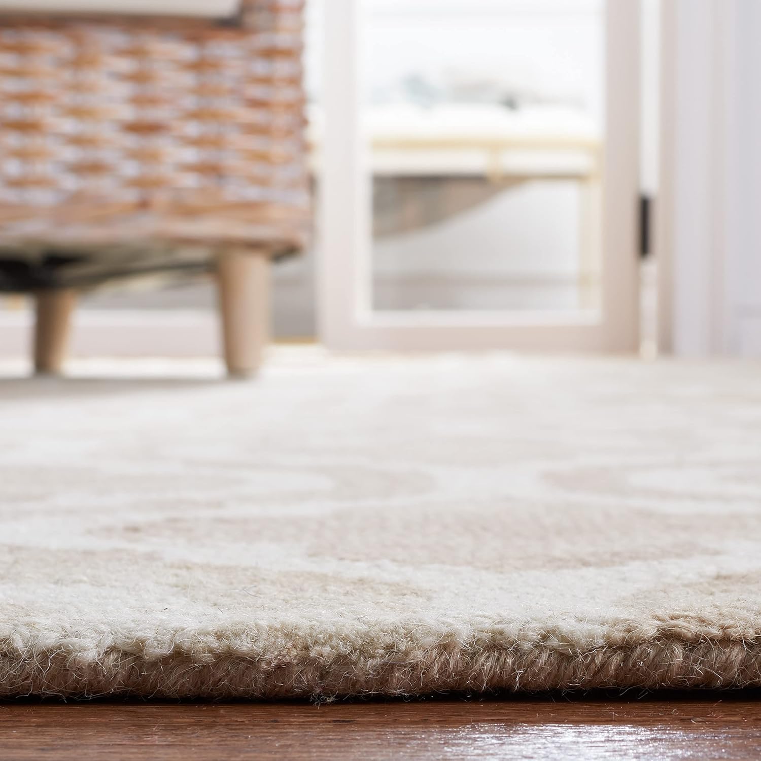 SAFAVIEH Dip Dye Collection Area Rug - 5' x 8', Beige & Ivory, Handmade Moroccan Watercolor Wool, Ideal for High Traffic Areas in Living Room, Bedroom (DDY537G)