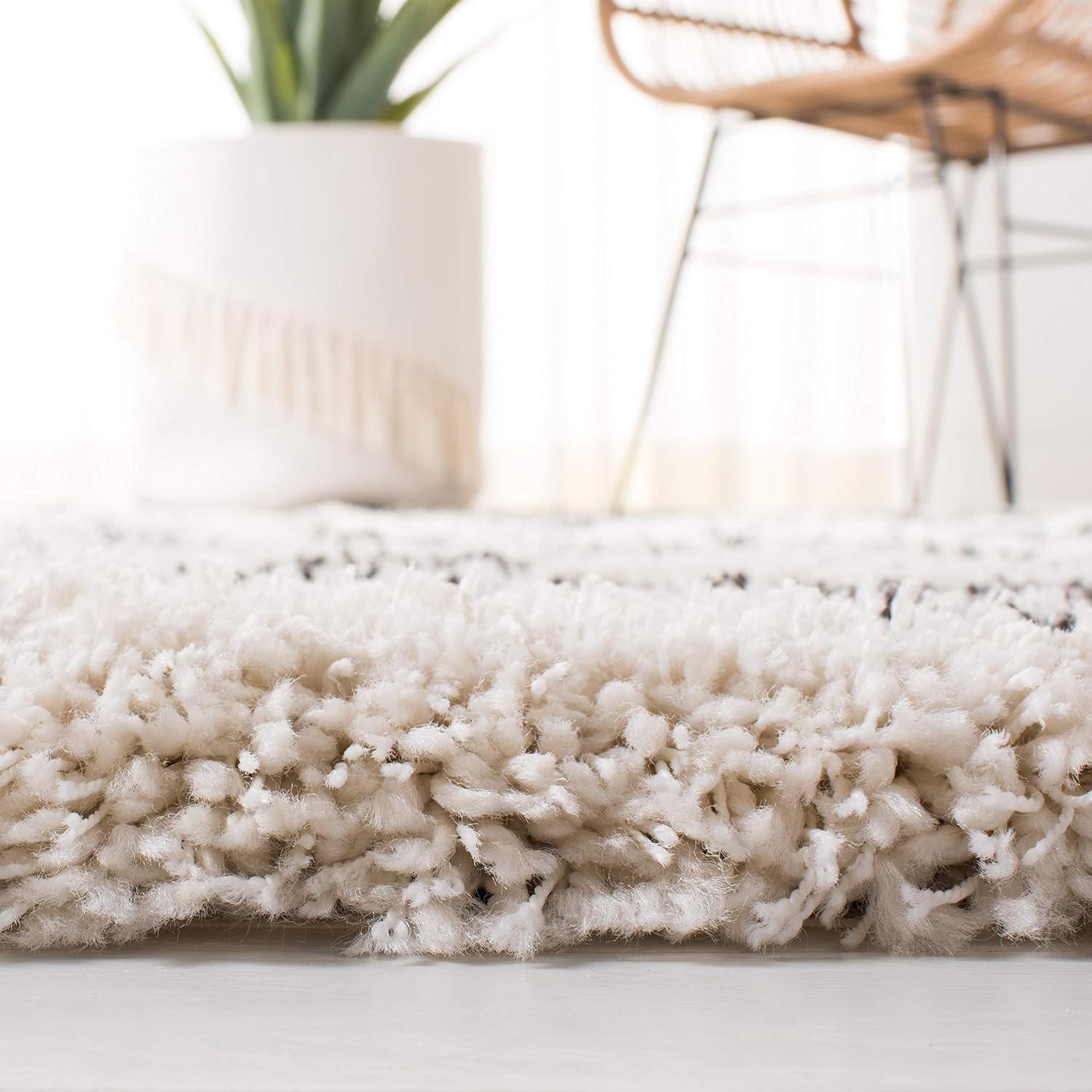 SAFAVIEH Belize Shag Collection Area Rug - 6'7' Square, Ivory & Charcoal, Boho Tribal Design, Non-Shedding & Easy Care, 2-inch Thick Ideal for High Traffic Areas in Living Room, Bedroom (SGB488B)