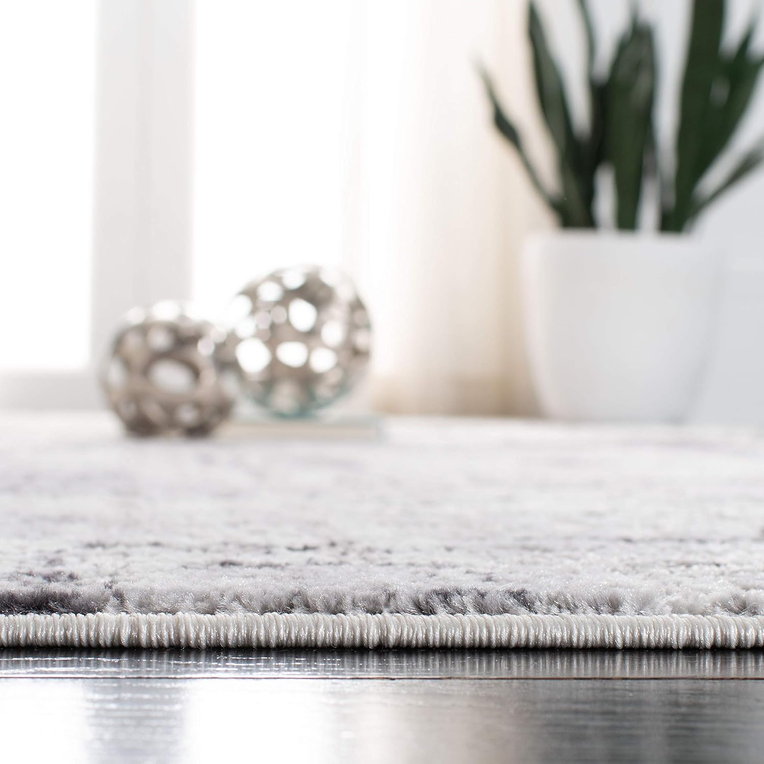 SAFAVIEH Amelia Collection Area Rug - 6' x 9', Grey & Charcoal, Modern Abstract Distressed Design, Non-Shedding & Easy Care, Ideal for High Traffic Areas in Living Room, Bedroom (ALA786F)