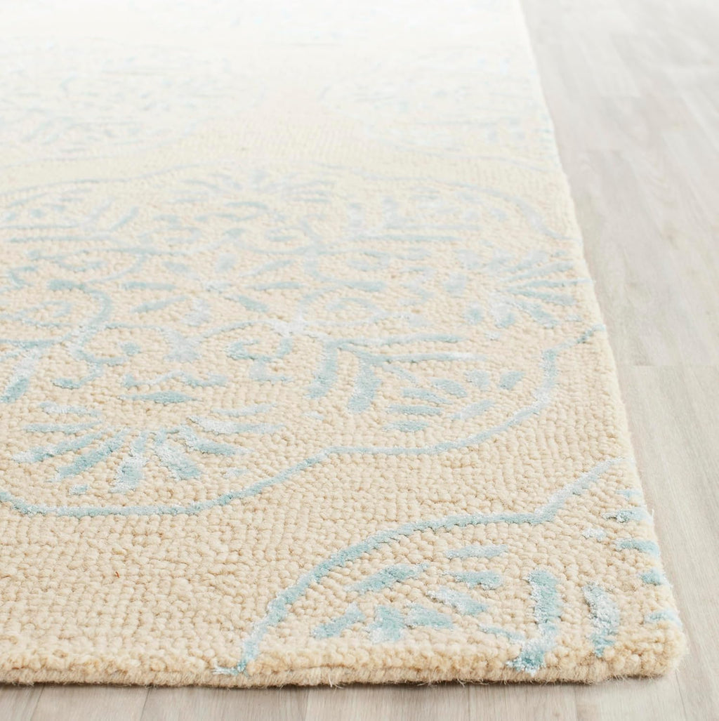 SAFAVIEH Bella Collection Area Rug - 6' Square, Beige & Blue, Handmade Wool, Ideal for High Traffic Areas in Living Room, Bedroom (BEL711C)