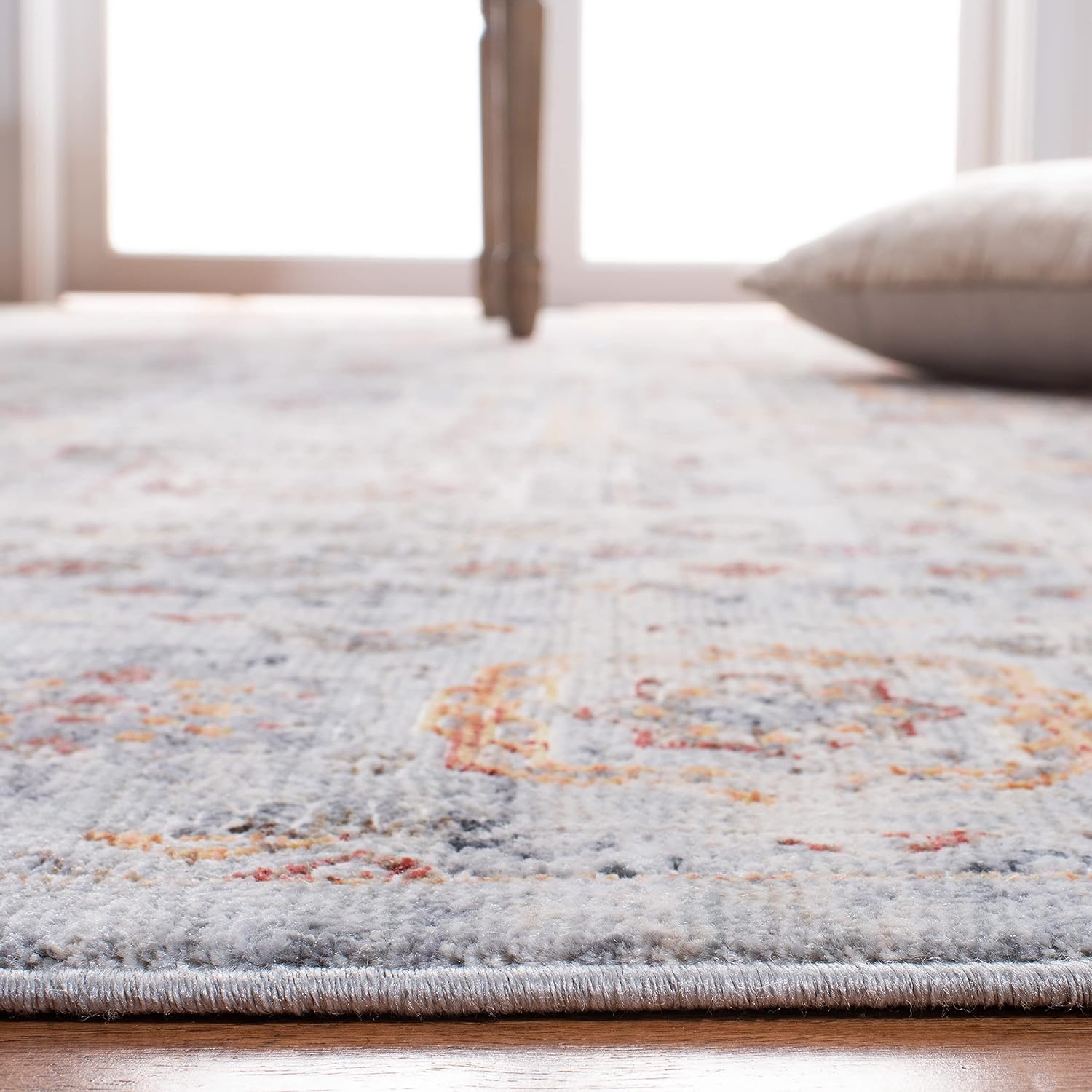 SAFAVIEH History Collection Runner Rug - 3' x 10', Light Grey & Gold, Vintage Distressed Design, Non-Shedding & Easy Care, Ideal for High Traffic Areas in Living Room, Bedroom (HIS599E)