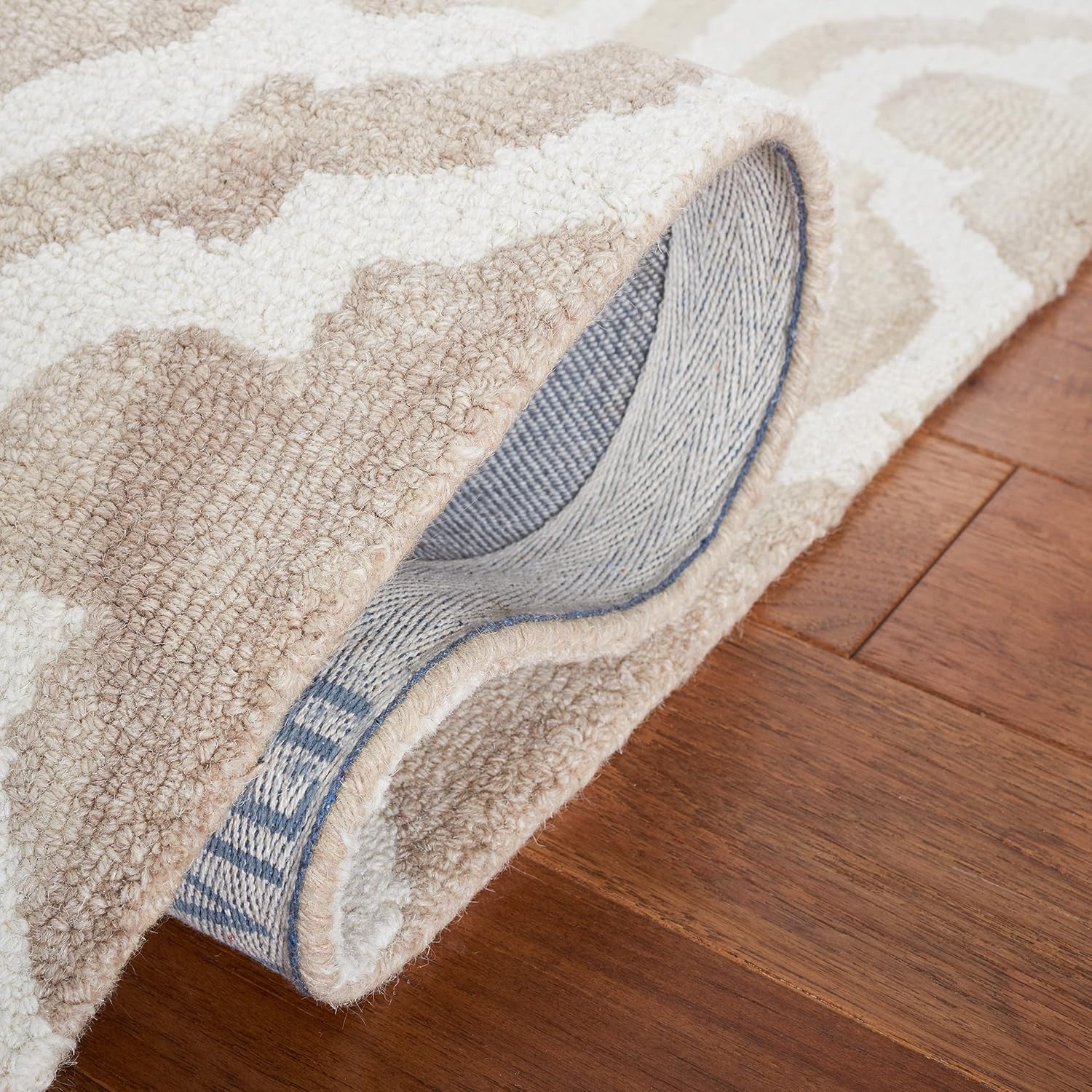 SAFAVIEH Dip Dye Collection Area Rug - 5' x 8', Beige & Ivory, Handmade Moroccan Watercolor Wool, Ideal for High Traffic Areas in Living Room, Bedroom (DDY537G)