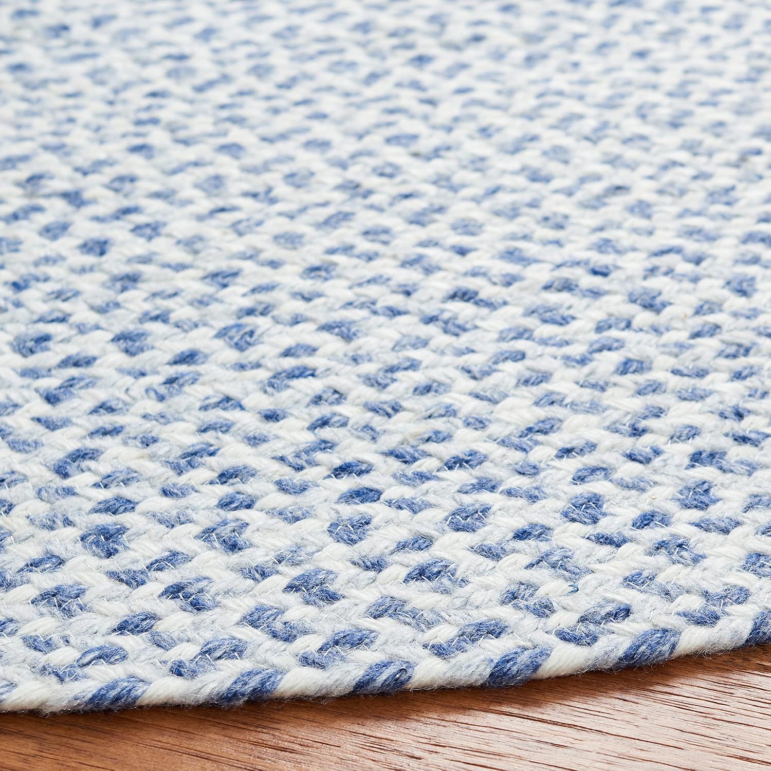SAFAVIEH Braided Collection Area Rug - 7' Round, Blue & Ivory, Handmade Country Cottage Reversible, Ideal for High Traffic Areas in Living Room, Bedroom (BRD801M)