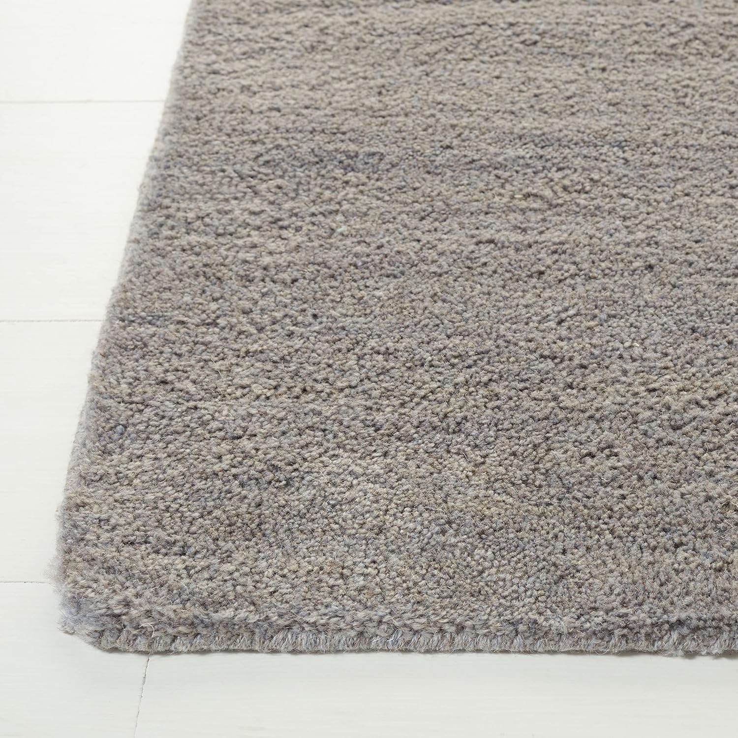 SAFAVIEH Himalaya Collection Runner Rug - 2'3' x 18', Grey, Handmade Wool, Ideal for High Traffic Areas in Living Room, Bedroom (HIM610K)