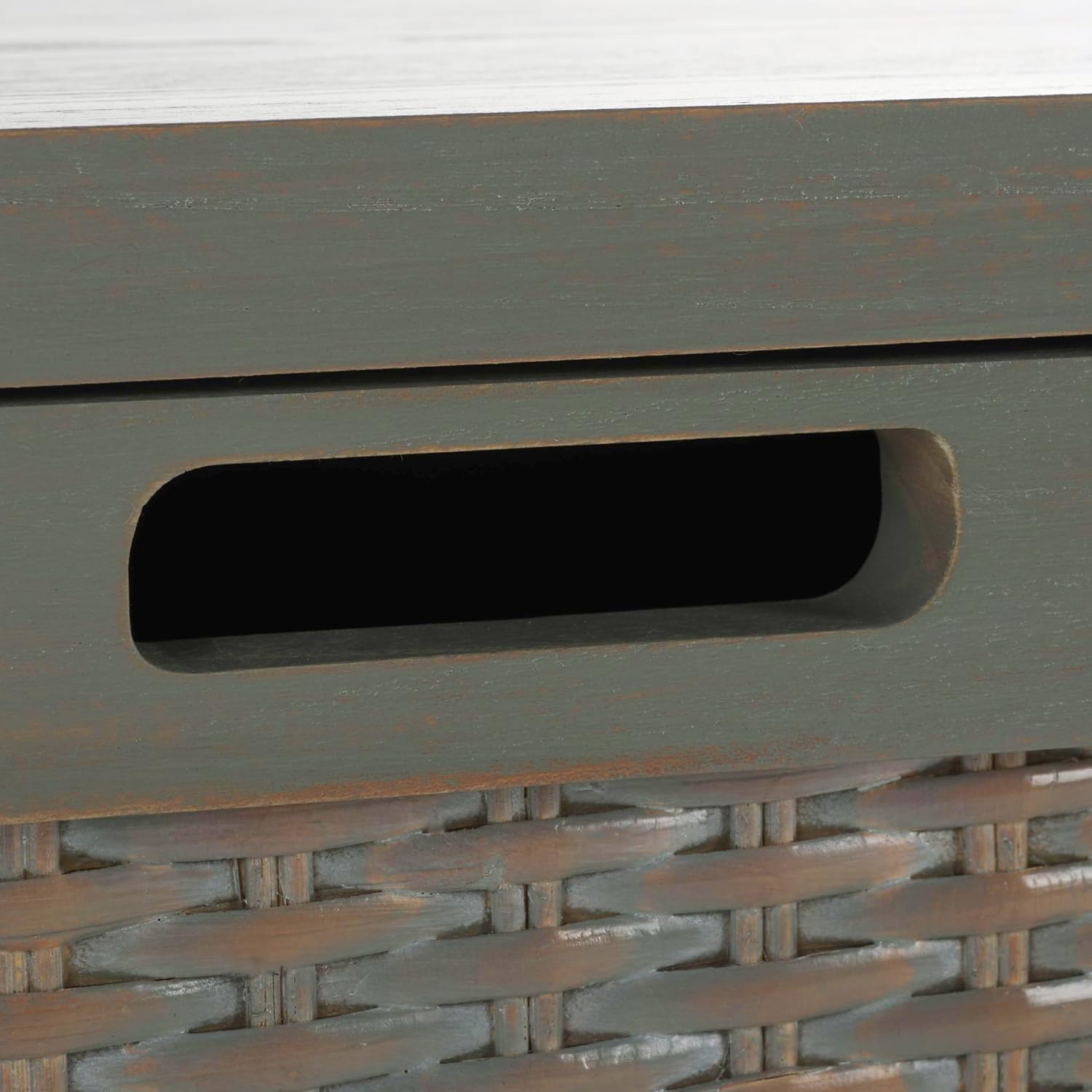 SAFAVIEH Home Collection – Joshua Ash Grey 3-Drawer Console Table with Shelf, Wicker Front Storage Drawers, Farmhouse-Inspired Accent Console for Entryway or Living Room (AMH6532B)