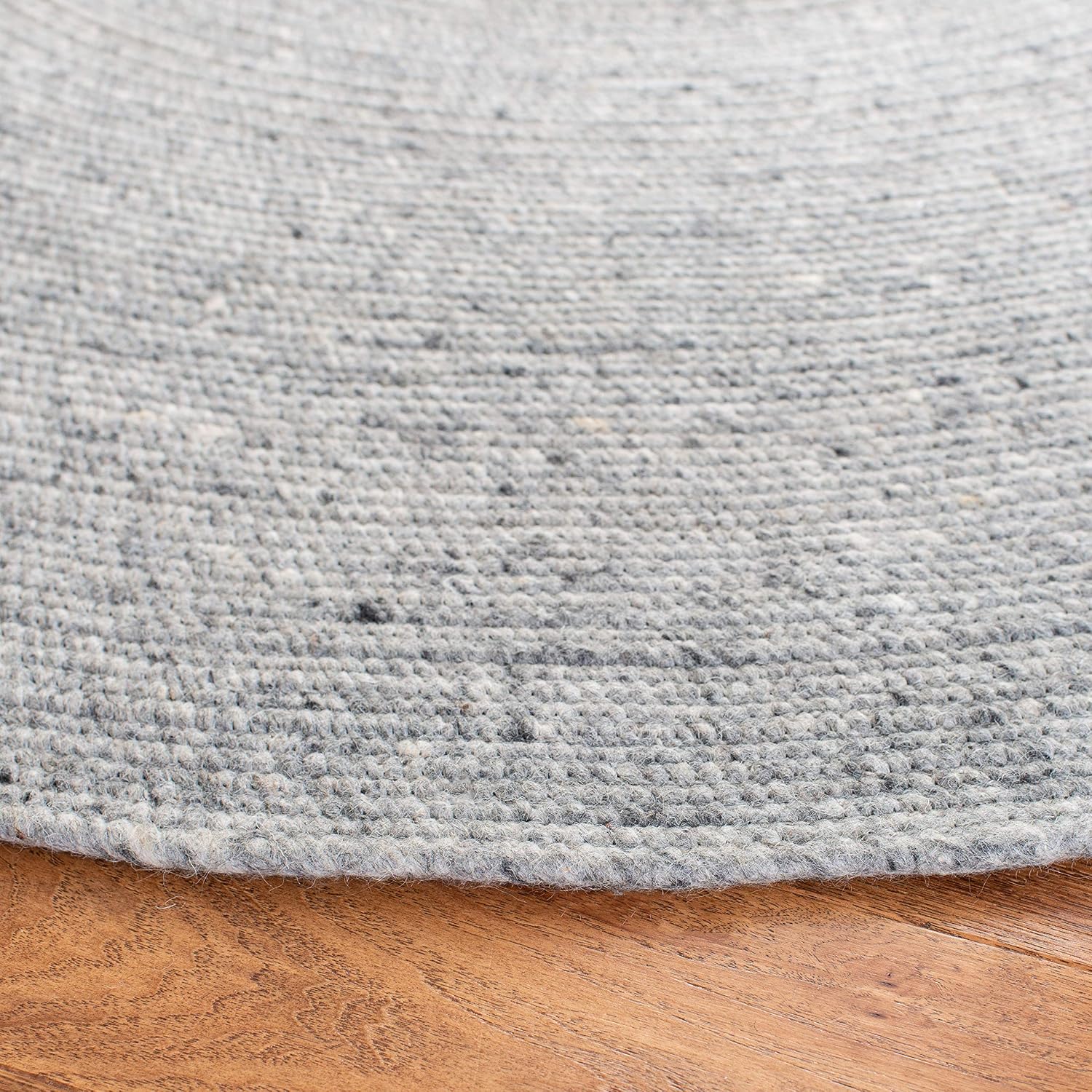 SAFAVIEH Braided Collection Area Rug - 6' Round, Grey, Handmade Country Cottage Reversible Wool, Ideal for High Traffic Areas in Living Room, Bedroom (BRD901F)