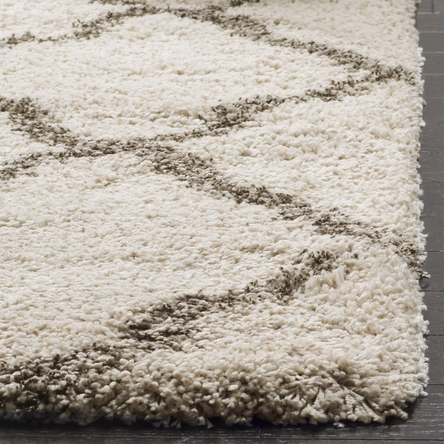 SAFAVIEH Hudson Shag Collection Area Rug - 5'3' x 7'6', Ivory & Grey, Moroccan Trellis Design, Non-Shedding & Easy Care, 2-inch Thick Ideal for High Traffic Areas in Living Room, Bedroom (SGH283A)