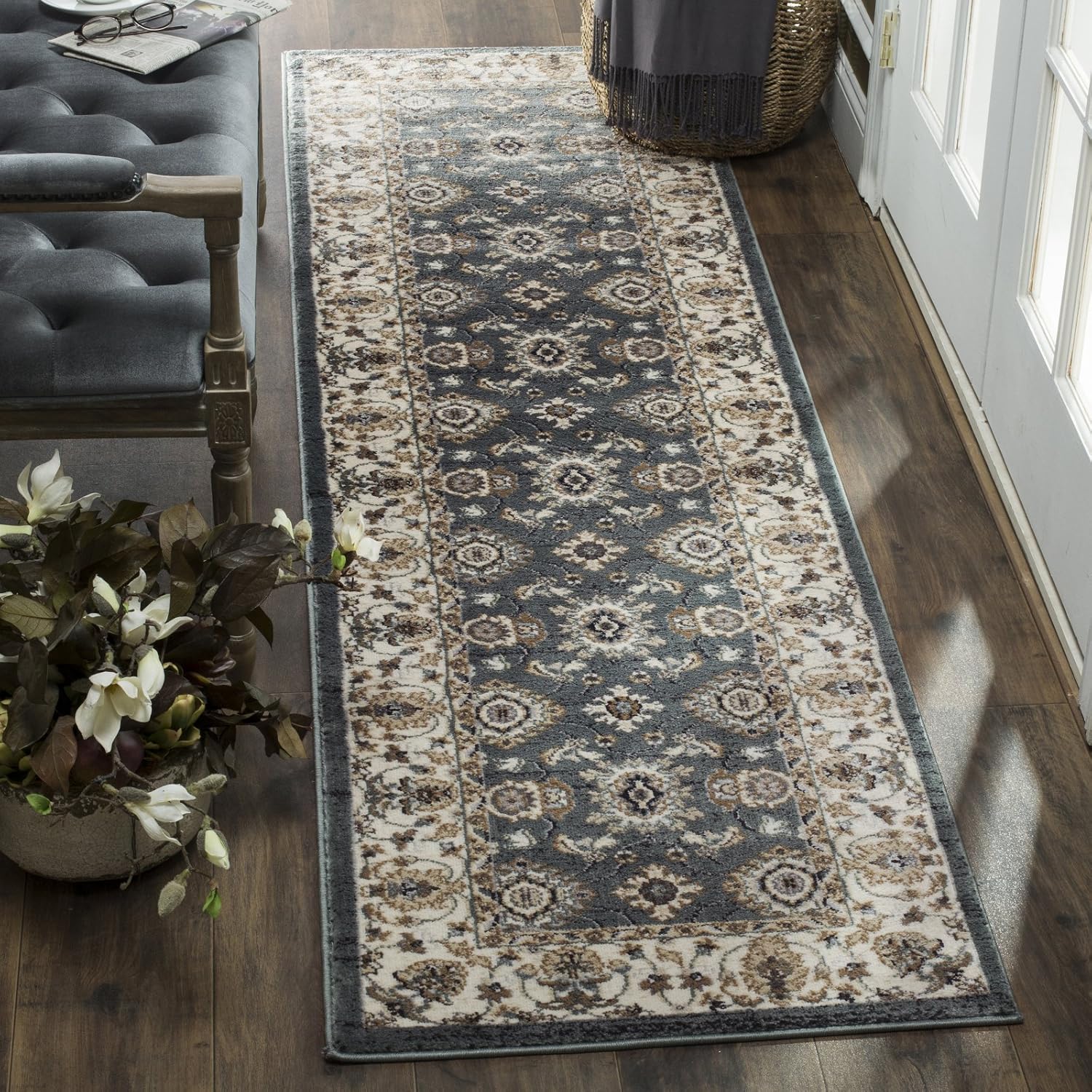 SAFAVIEH Lyndhurst Collection Area Rug - 8' x 10', Grey & Cream, Traditional Oriental Design, Non-Shedding & Easy Care, Ideal for High Traffic Areas in Living Room, Bedroom (LNH332G)