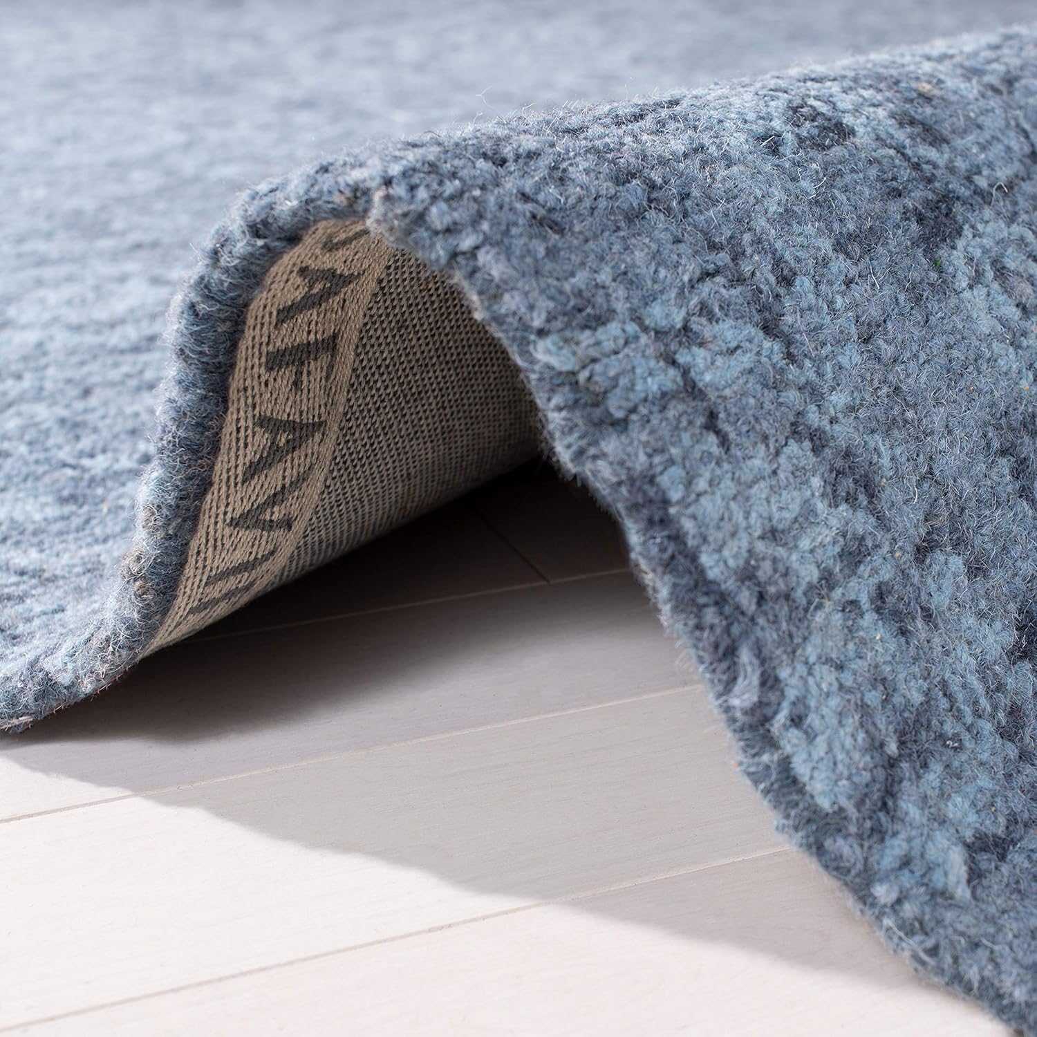 SAFAVIEH Abstract Collection Area Rug - 6' Square, Blue, Handmade Wool, Ideal for High Traffic Areas in Living Room, Bedroom (ABT207A)