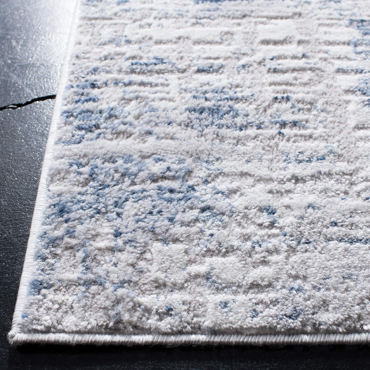 SAFAVIEH Amelia Collection Runner Rug - 2'2' x 6', Blue & Grey, Modern Abstract Distressed Design, Non-Shedding & Easy Care, Ideal for High Traffic Areas in Living Room, Bedroom (ALA786M)