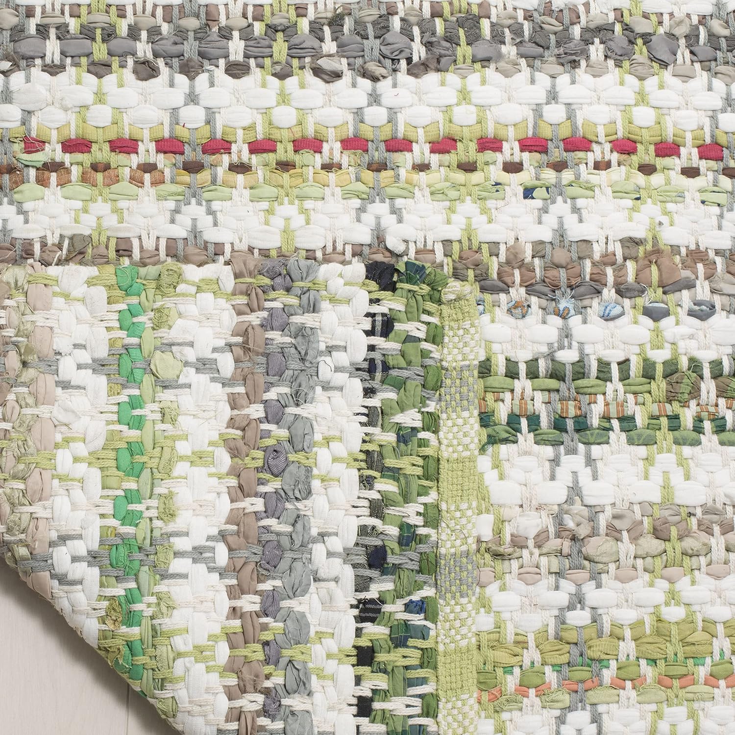 SAFAVIEH Montauk Collection Area Rug - 5' x 8', Green & Multi, Handmade Cotton, Ideal for High Traffic Areas in Living Room, Bedroom (MTK950G)
