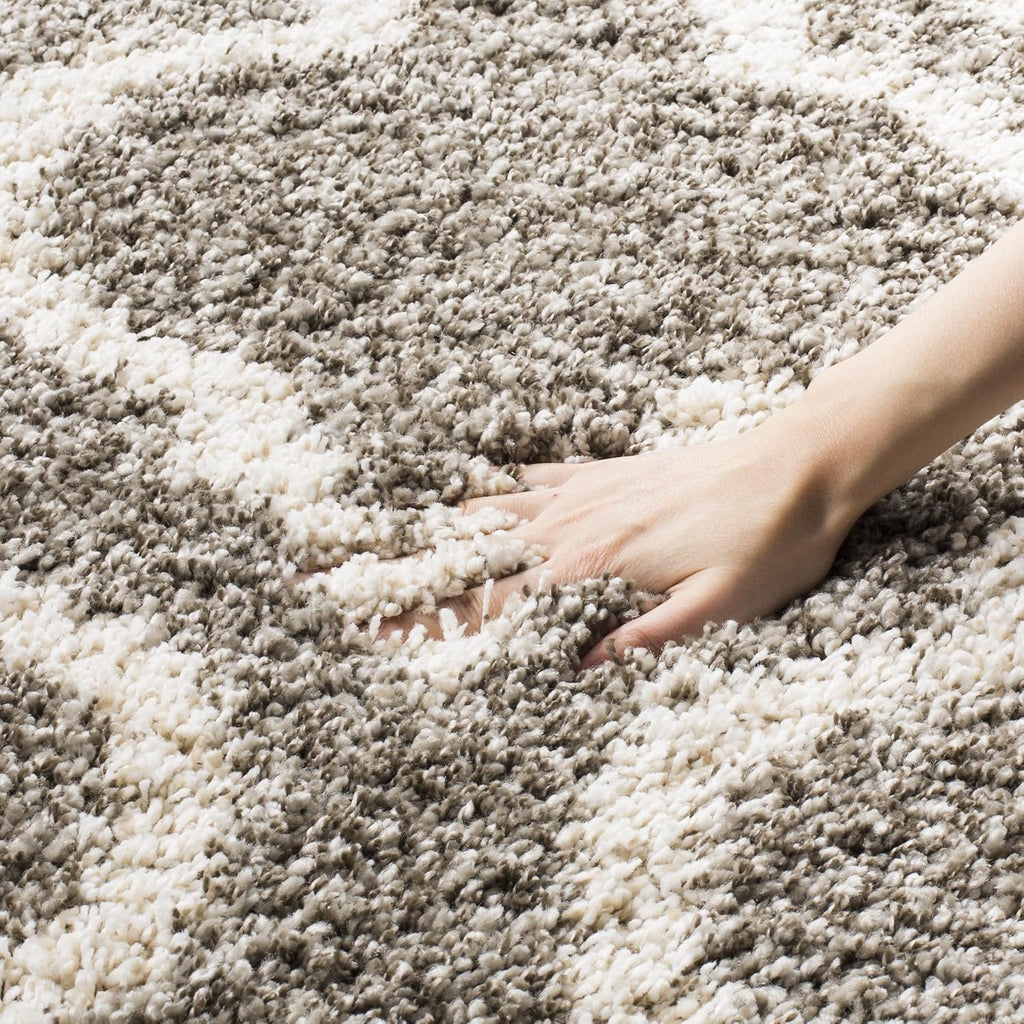 SAFAVIEH Hudson Shag Collection Area Rug - 7' Square, Grey & Ivory, Moroccan Design, Non-Shedding & Easy Care, 2-inch Thick Ideal for High Traffic Areas in Living Room, Bedroom (SGH284B)