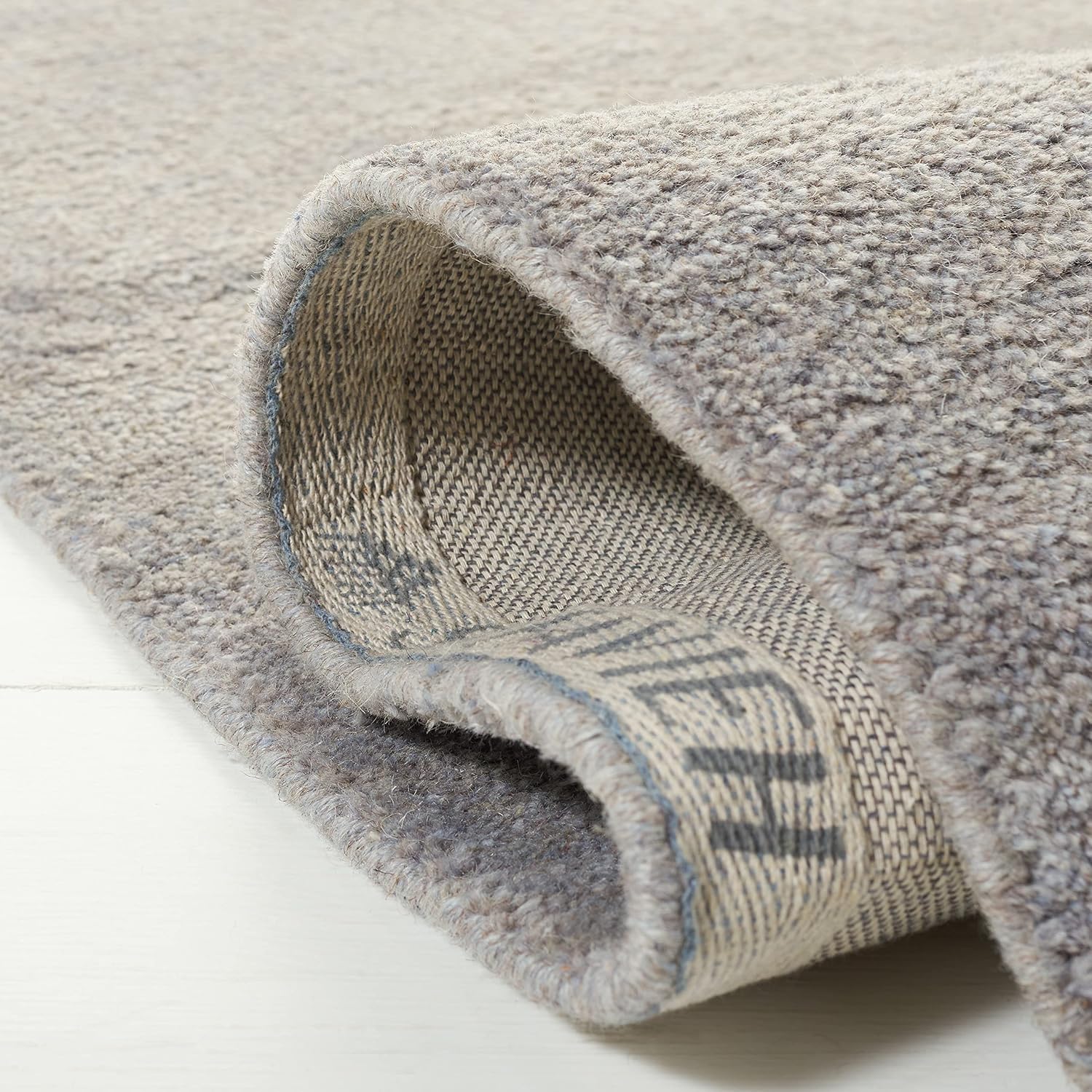 SAFAVIEH Himalaya Collection Runner Rug - 2'3' x 18', Grey, Handmade Wool, Ideal for High Traffic Areas in Living Room, Bedroom (HIM610K)