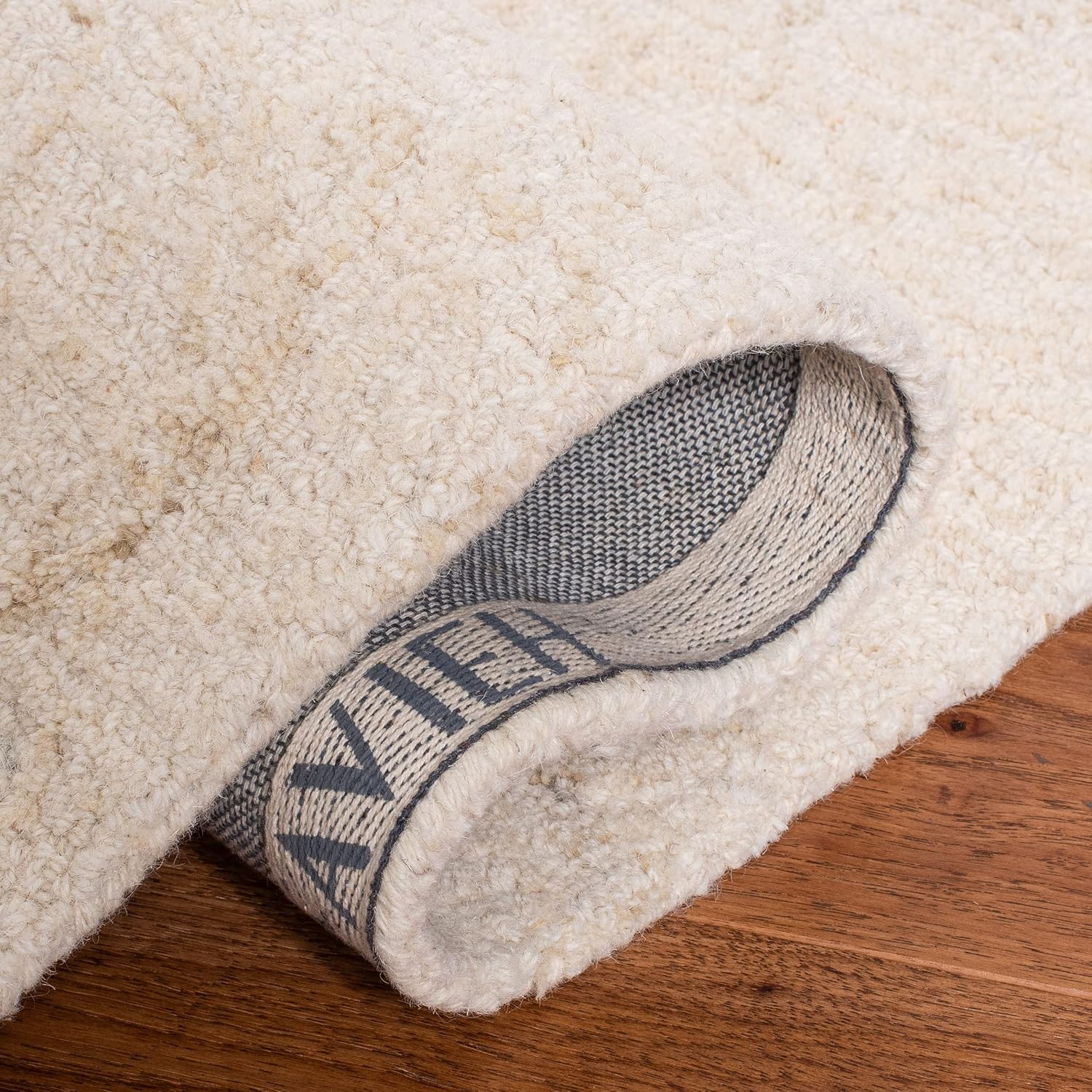 SAFAVIEH Abstract Collection Accent Rug - 2' x 3', Ivory & Beige, Handmade Wool, Ideal for High Traffic Areas in Entryway, Living Room, Bedroom (ABT346B)