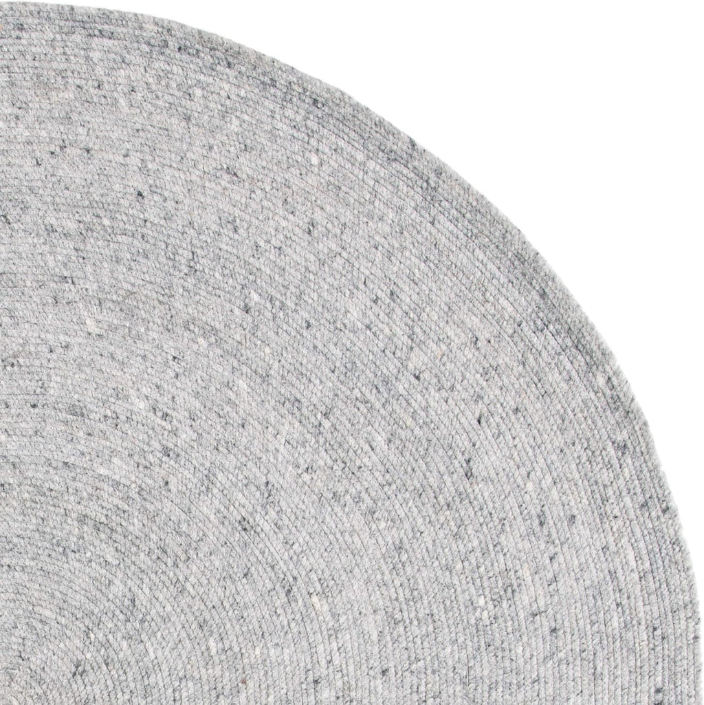 SAFAVIEH Braided Collection Area Rug - 6' Round, Grey, Handmade Country Cottage Reversible Wool, Ideal for High Traffic Areas in Living Room, Bedroom (BRD901F)