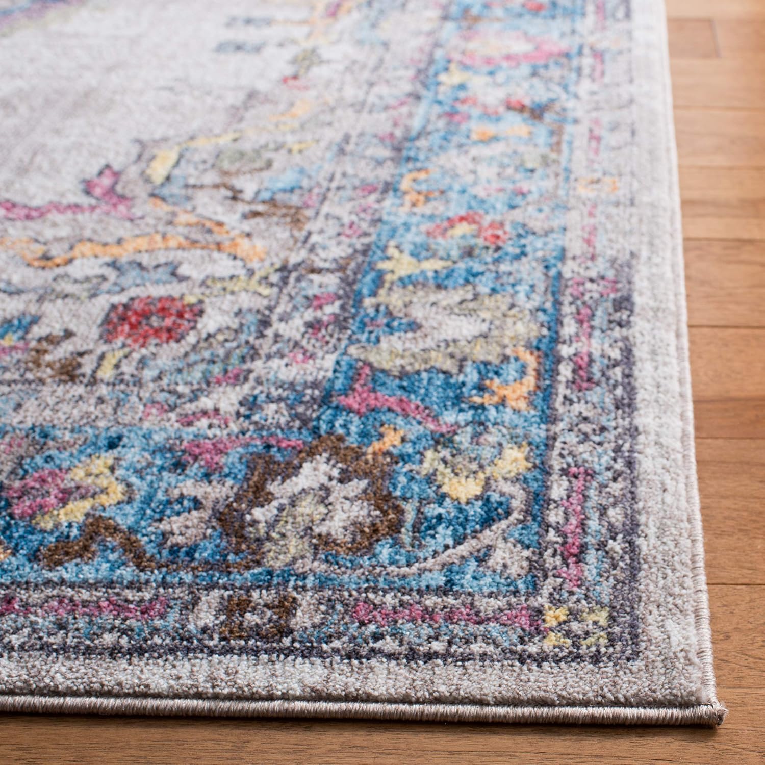 SAFAVIEH Bristol Collection Area Rug - 6' x 9', Light Grey & Blue, Boho Chic Medallion Distressed Design, Non-Shedding & Easy Care, Ideal for High Traffic Areas in Living Room, Bedroom (BTL343A)