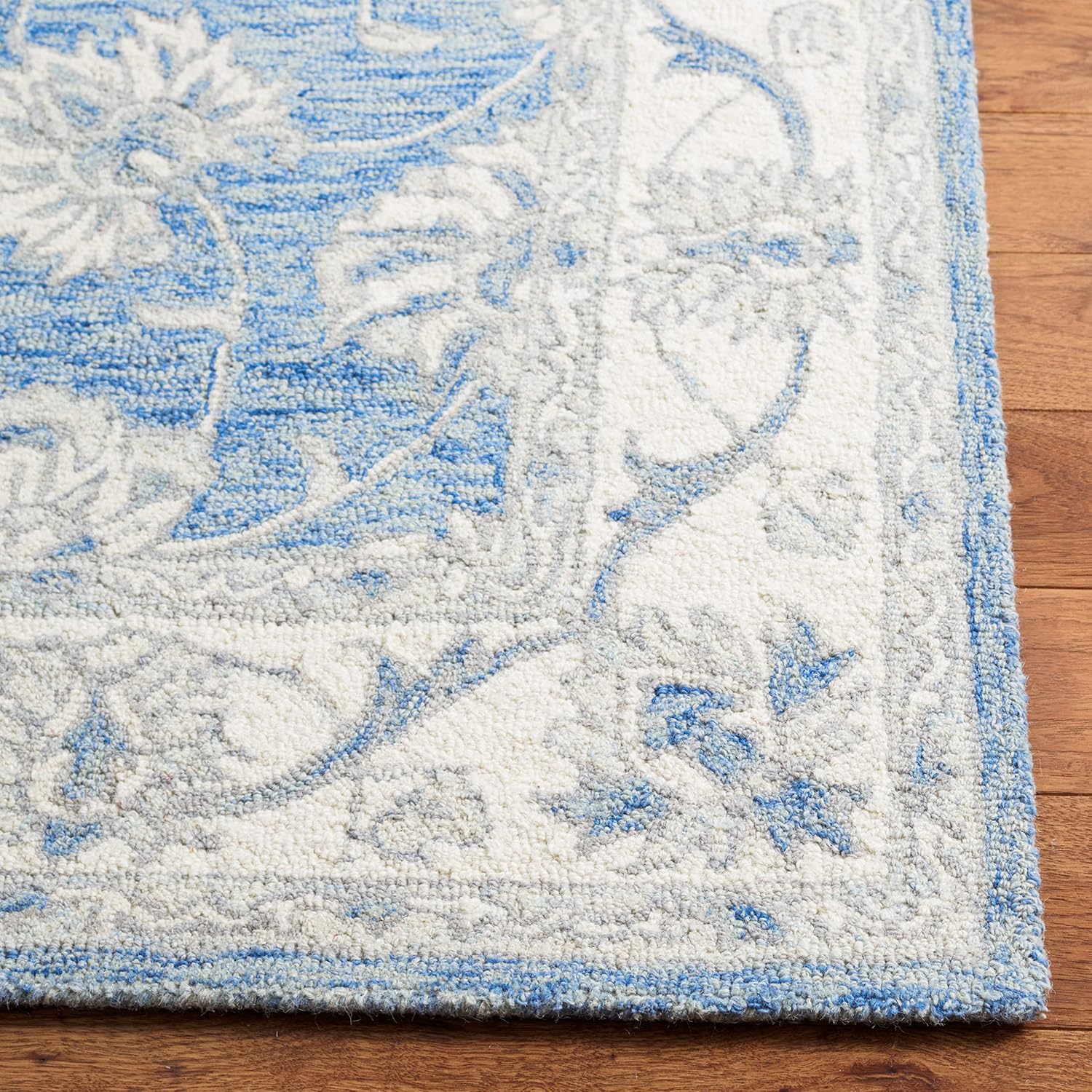 SAFAVIEH Micro-Loop Collection Area Rug - 5' x 8', Blue & Ivory, Handmade Wool, Ideal for High Traffic Areas in Living Room, Bedroom (MLP536M)