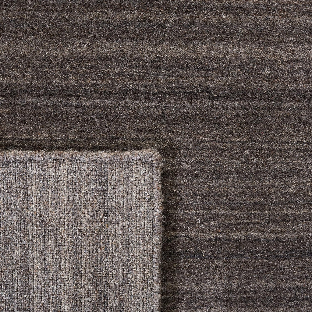 SAFAVIEH Himalaya Collection Runner Rug - 2'3' x 12', Charcoal, Handmade Wool, Ideal for High Traffic Areas in Living Room, Bedroom (HIM820D)