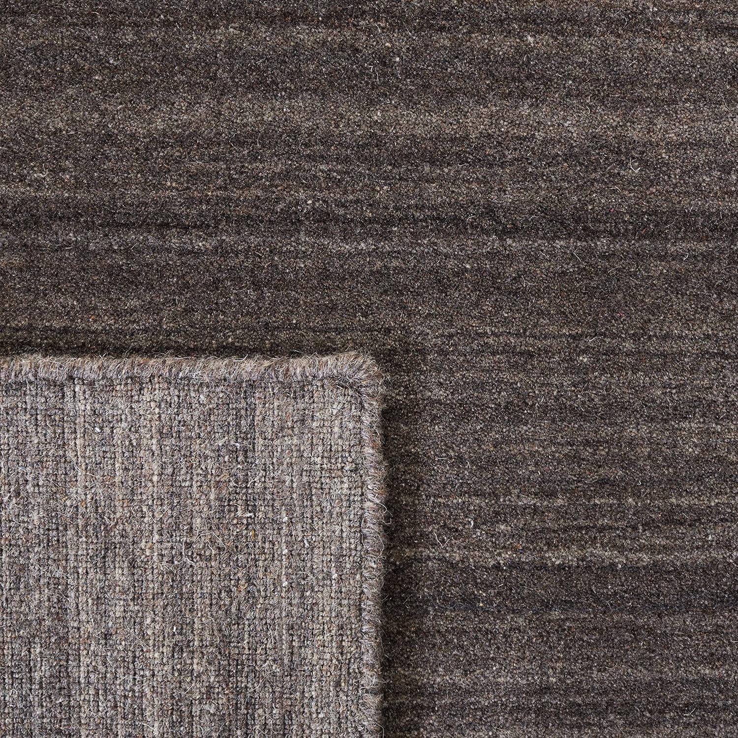 SAFAVIEH Himalaya Collection Runner Rug - 2'3' x 10', Charcoal, Handmade Wool, Ideal for High Traffic Areas in Living Room, Bedroom (HIM820D)