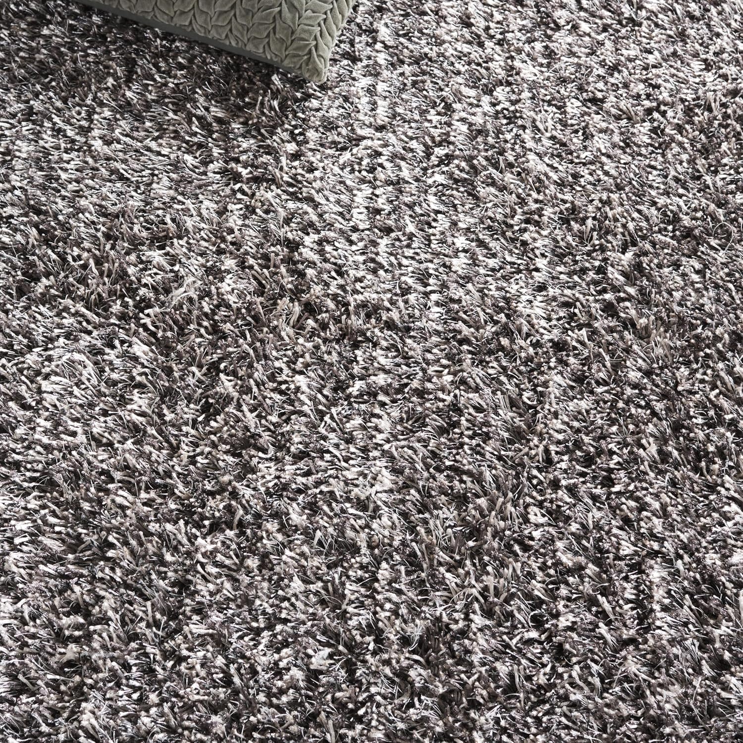 SAFAVIEH New Orleans Shag Collection Area Rug - 6' x 9', Platinum & Ivory, Handmade, 1.6-inch Thick Ideal for High Traffic Areas in Living Room, Bedroom (SG531-7612)