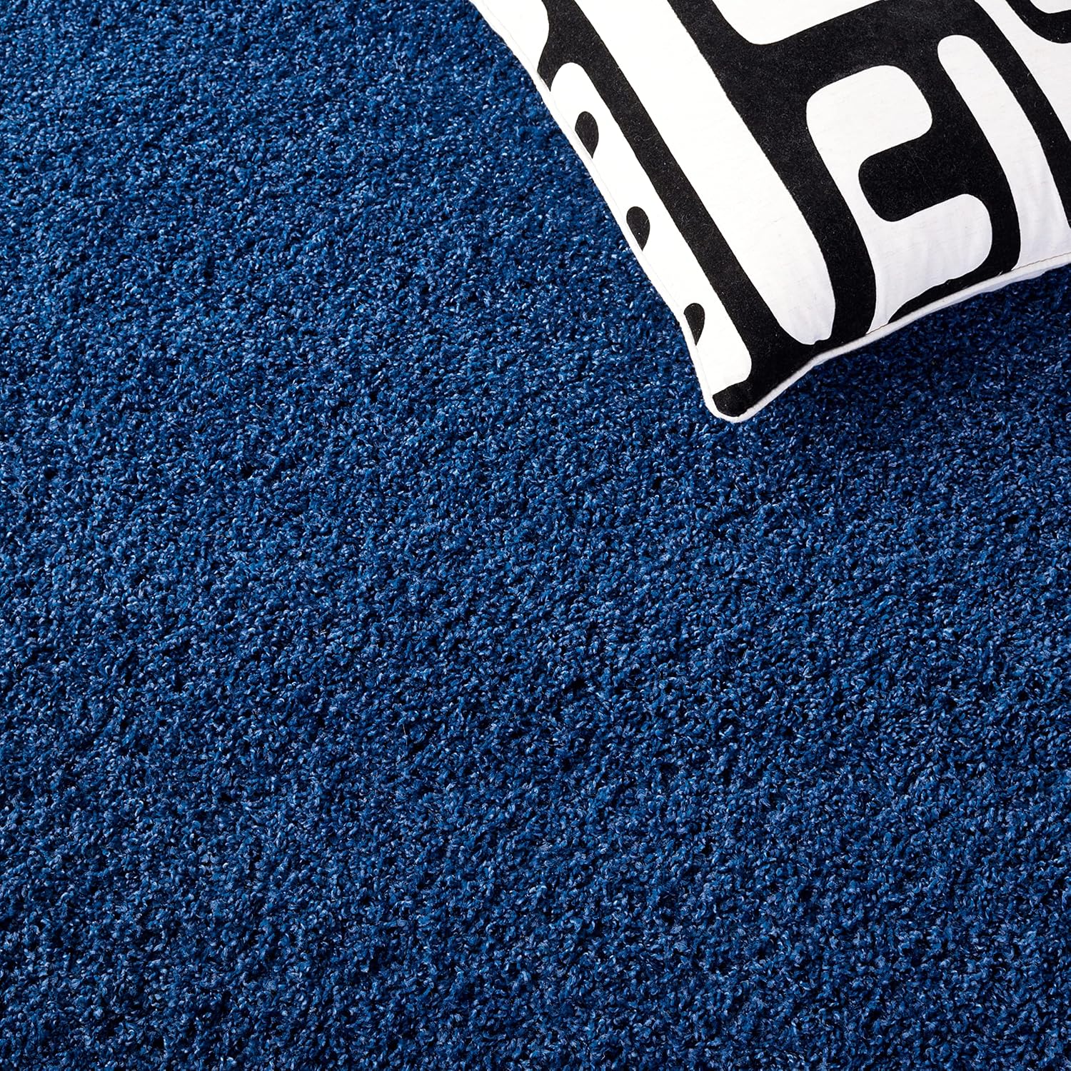 SAFAVIEH Laguna Shag Collection Area Rug - 5'3' x 7'6', Blue, Solid Design, Non-Shedding & Easy Care, 2-inch Thick Ideal for High Traffic Areas in Living Room, Bedroom (SGL303K)